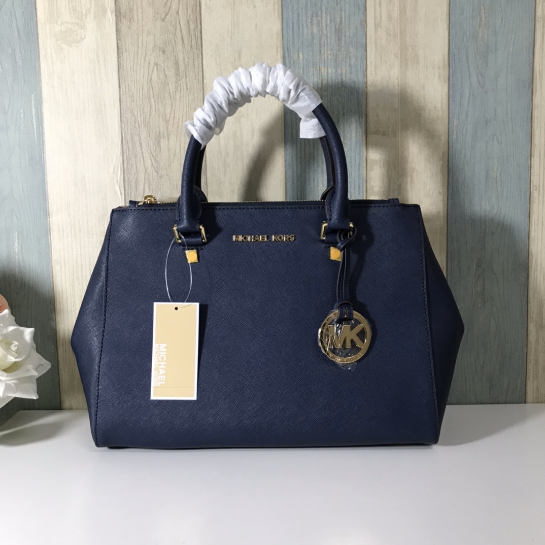 Michael Kors MK中号双拉链 杀手包 十字纹牛皮 单肩斜挎手提包 、 又奢华 令女人特质尽显 三隔层设计非常实用
