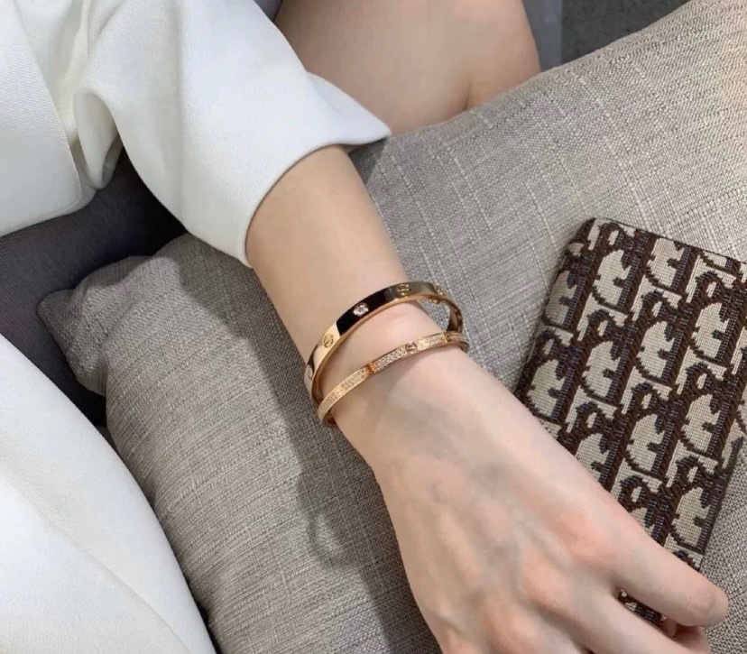 Cartier Jewelry Bracelet 2023 Luxury Replicas
 Polishing