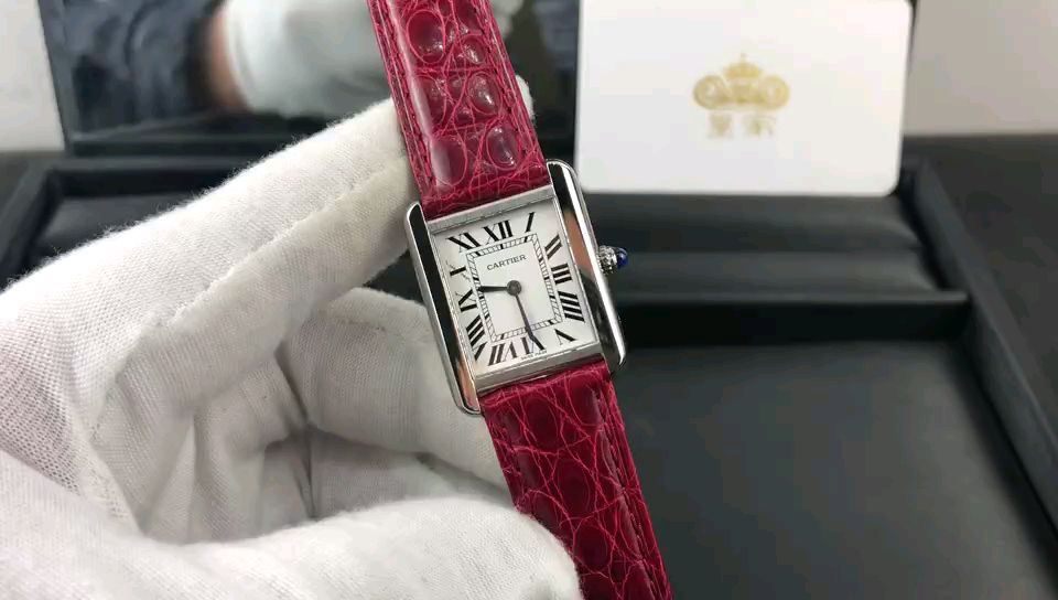 Cartier 皇家 卡地亚坦克系列女表搭配红色鳄鱼皮视频欣赏