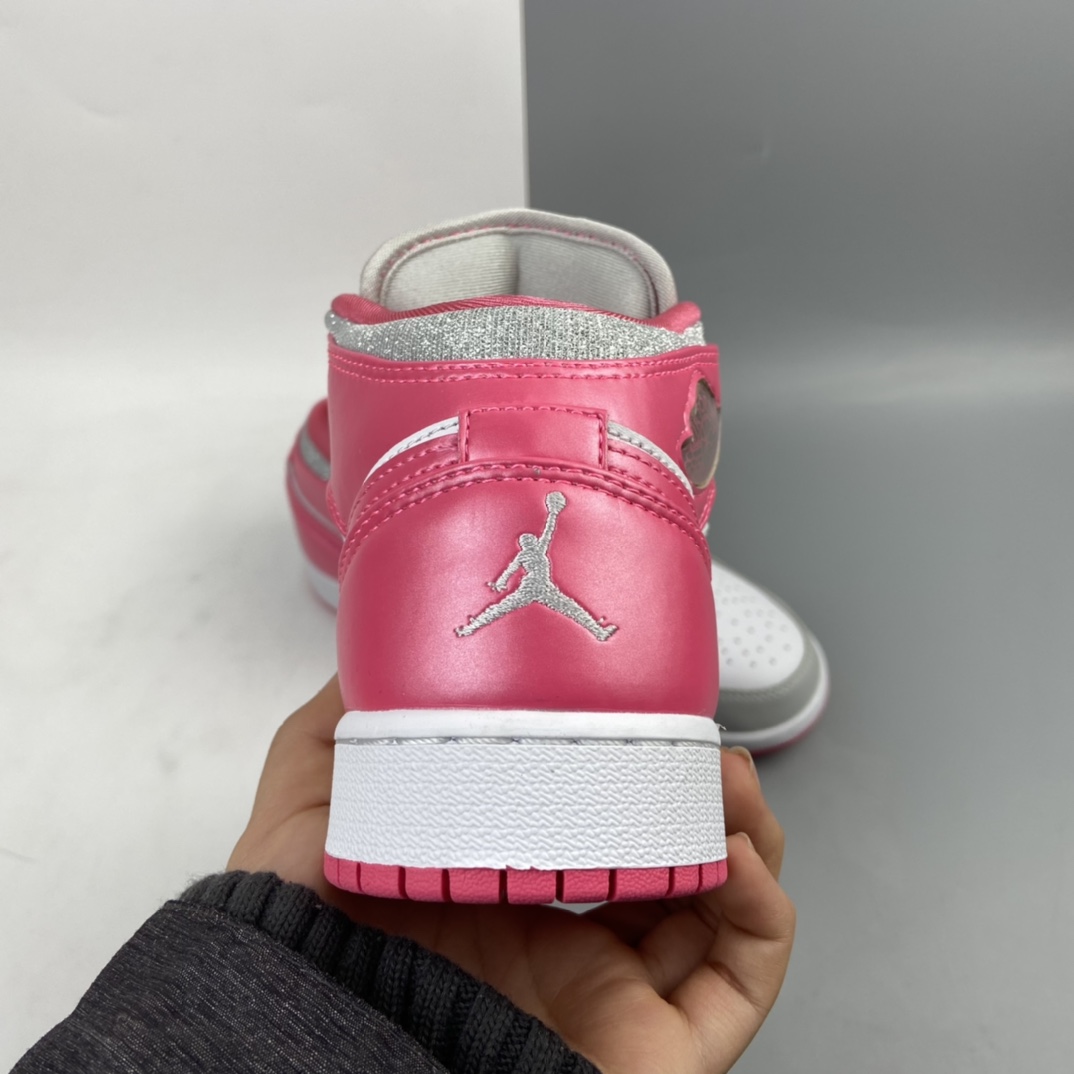 280 Air Jordan 1 Mid AJ1 乔1 中帮百搭休闲运动板鞋 555112-109
