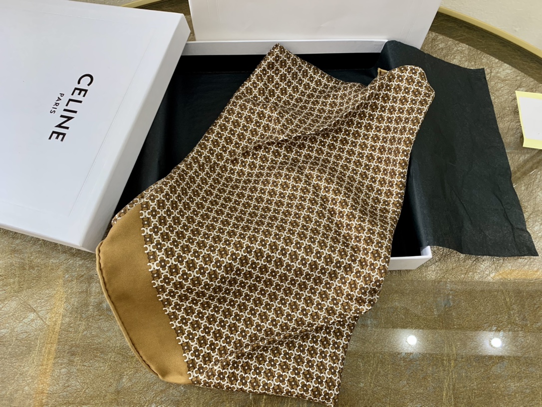 CELINE赛琳凯旋门标志100真丝方巾