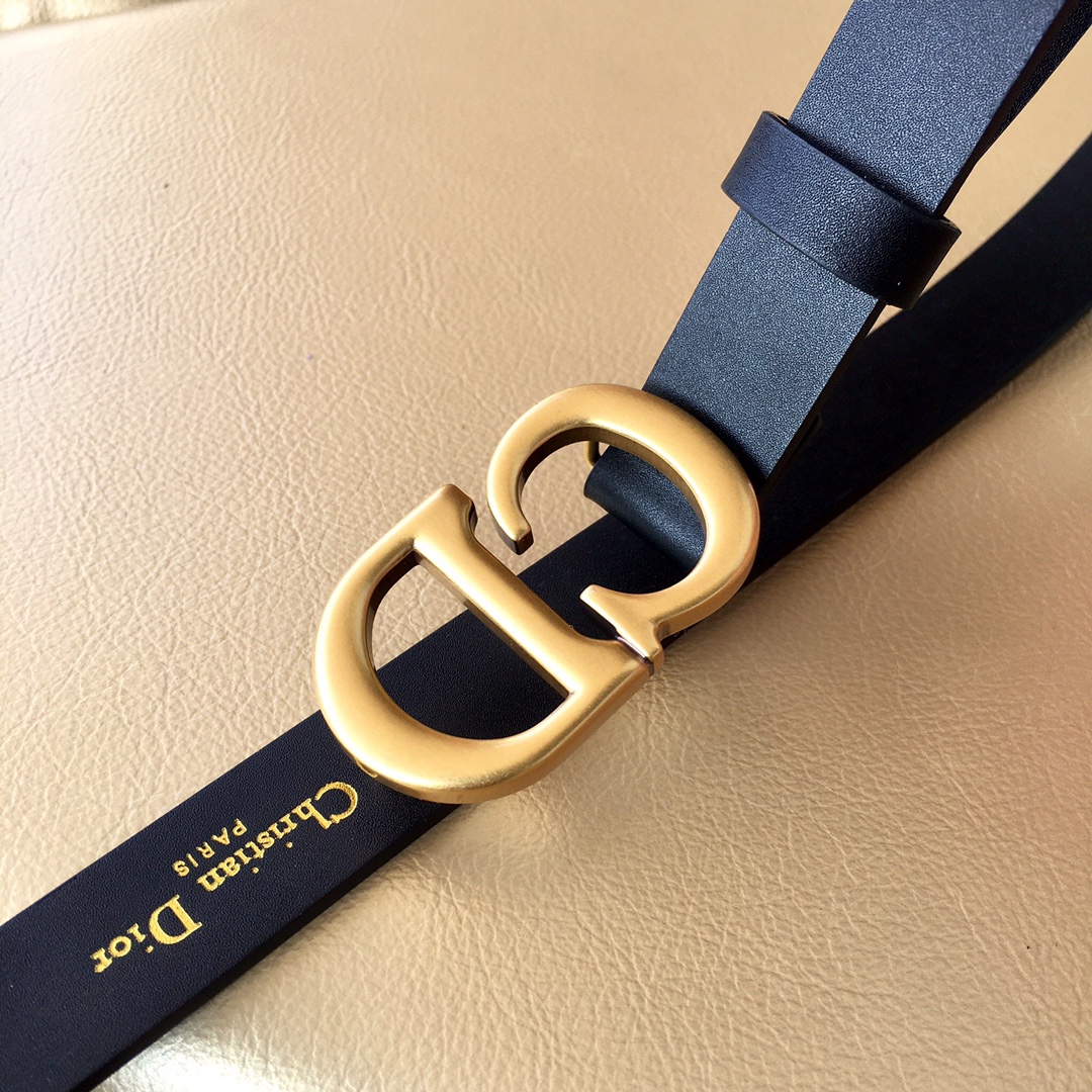 迪·奥 2.0CM女款专柜在售爆款 👏👏👏 感谢客户反馈实拍图，顶级货 自己看细节 2.0CM 3.0C