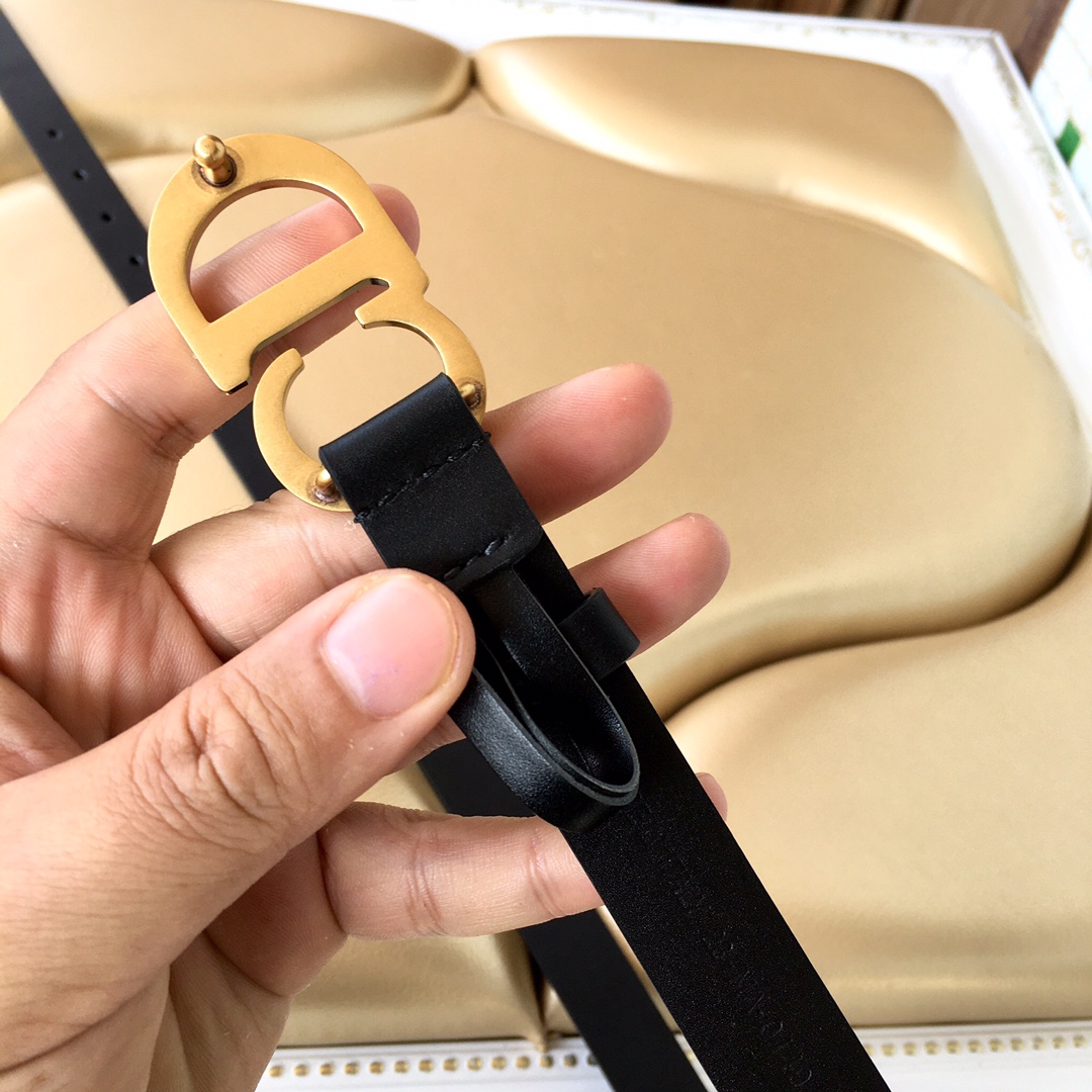 迪·奥 2.0CM女款专柜在售爆款 👏👏👏 感谢客户反馈实拍图，顶级货 自己看细节 2.0CM 3.0C