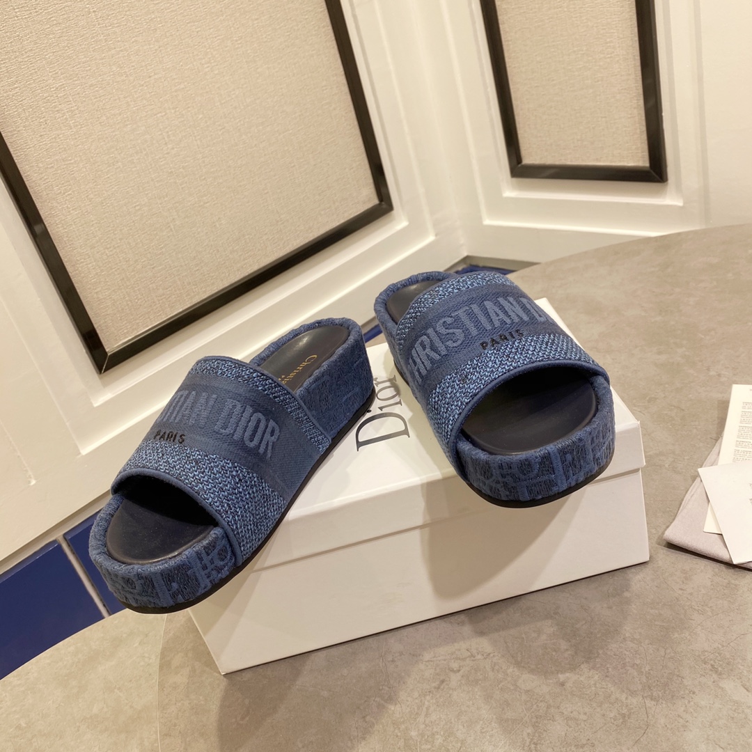 Dior Dio*r迪奥〰 Dway系列〰 厚底松糕老花刺绣拖鞋