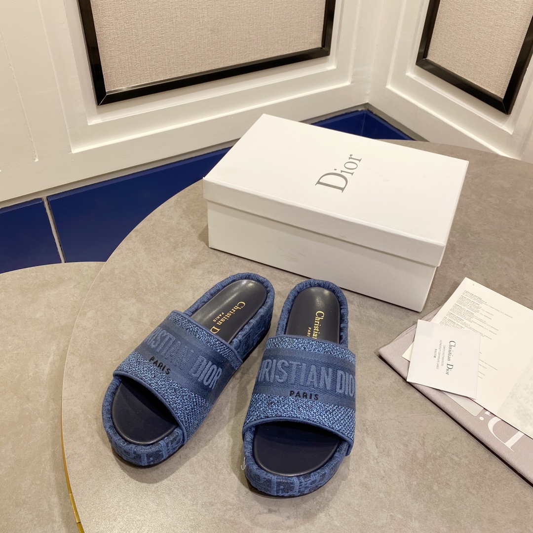 Dior Dio*r迪奥〰 Dway系列〰 厚底松糕老花刺绣拖鞋