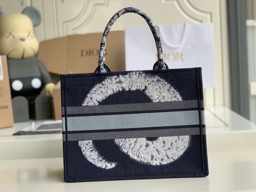 Zimbabwe Top Mass: Dior’s Latest Color Shopping Bag Collection - 图片 3