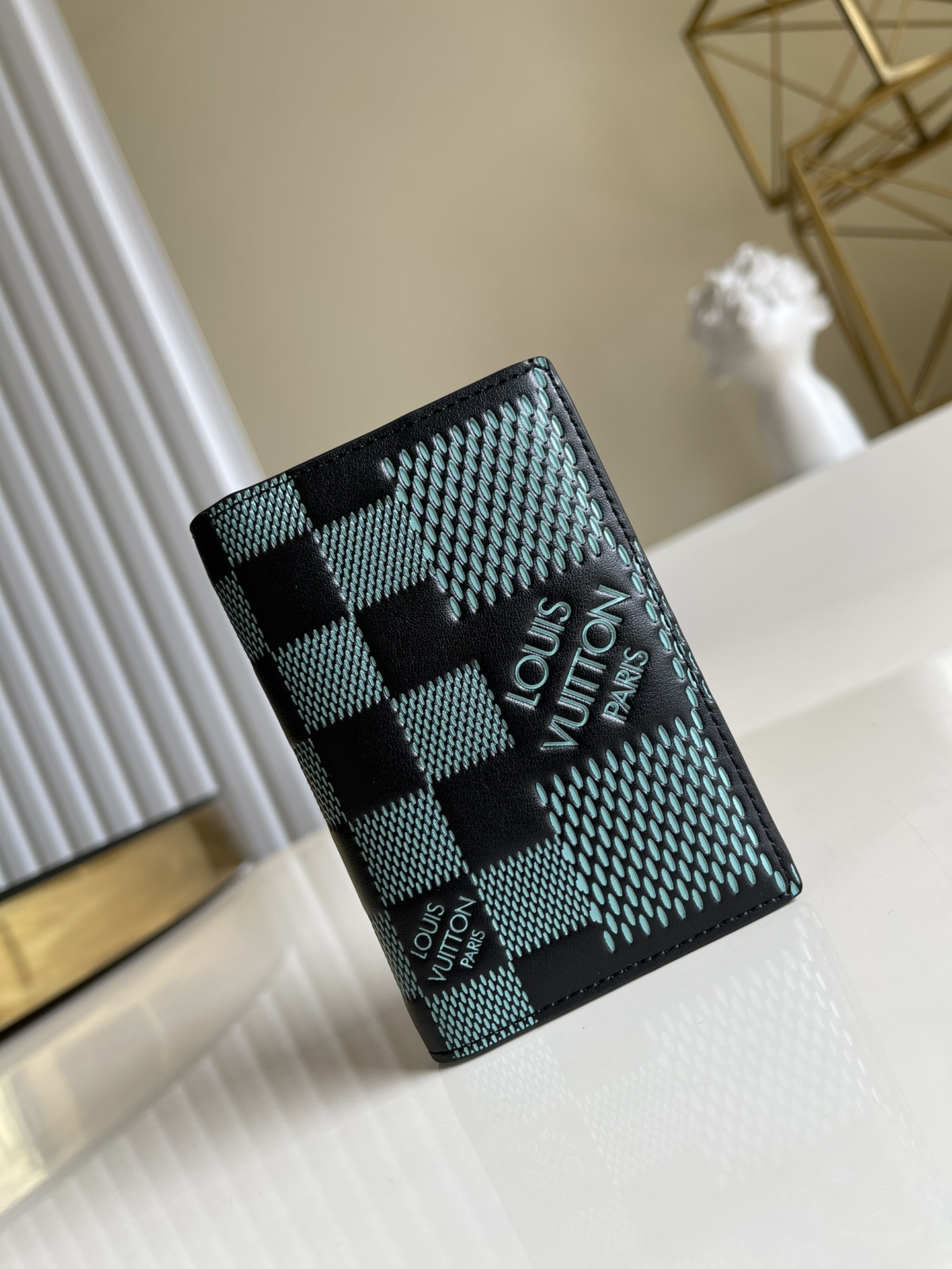 NO:396504,【Exclusive real shot N60441】Green grid black large grid pocket wallet material is made of Virgil Abloh Damier Distorted canvas designed by Virgil Abloh, inspiring SKA music into checkerboard pattern, paying homage to the classic Damier pattern. Compact design can store credit cards, banknotes and notes.8 x 11 x 1cm a.,LV [original leather],louis vuitton19860909【独家实拍N60441】绿格 黑大格本款口袋钱夹取材 Virgil Abloh 设计的 Damier Distorted 帆布,将 SKA 音乐灵感化为棋盘格纹,致意经典 Damier 图案.紧凑设计可收纳信用卡、纸钞和票据.8 x 11 x 1cm a.,LV【原厂皮】,louis vuitton,Bag