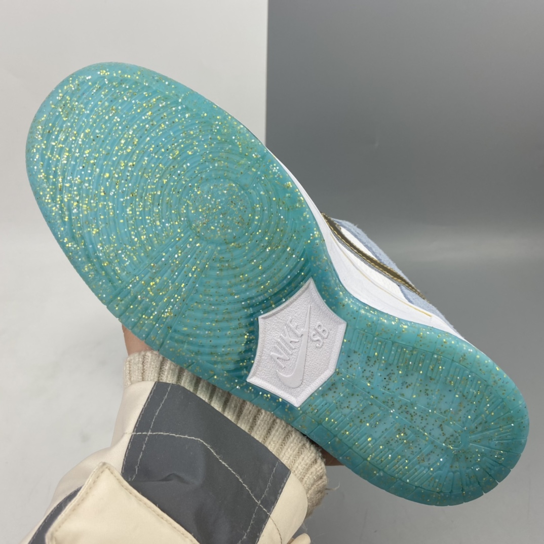 220 Sean Cliver x Nike SB Dunk Low Pro”White/Psychic Blue-Metallic Gold” 雾霾蓝白金钩水晶底 扣篮系列低帮休闲运动滑板板鞋 DC9936-100
