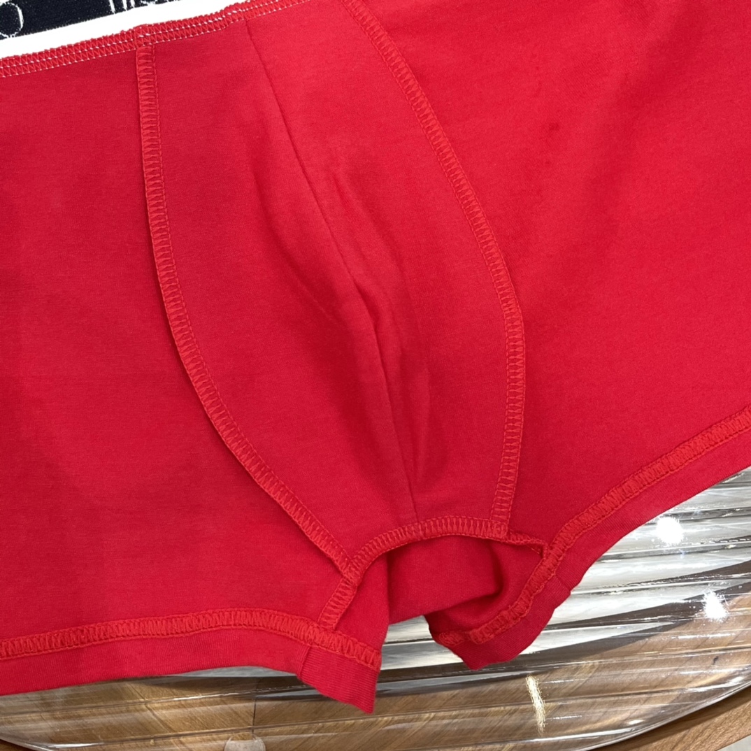 C款男士红色系三条装内裤组合✅工厂跟单，面料95%精梳棉✅颜色组合：黑色，蓝色，红色✅尺码：S,M,L,