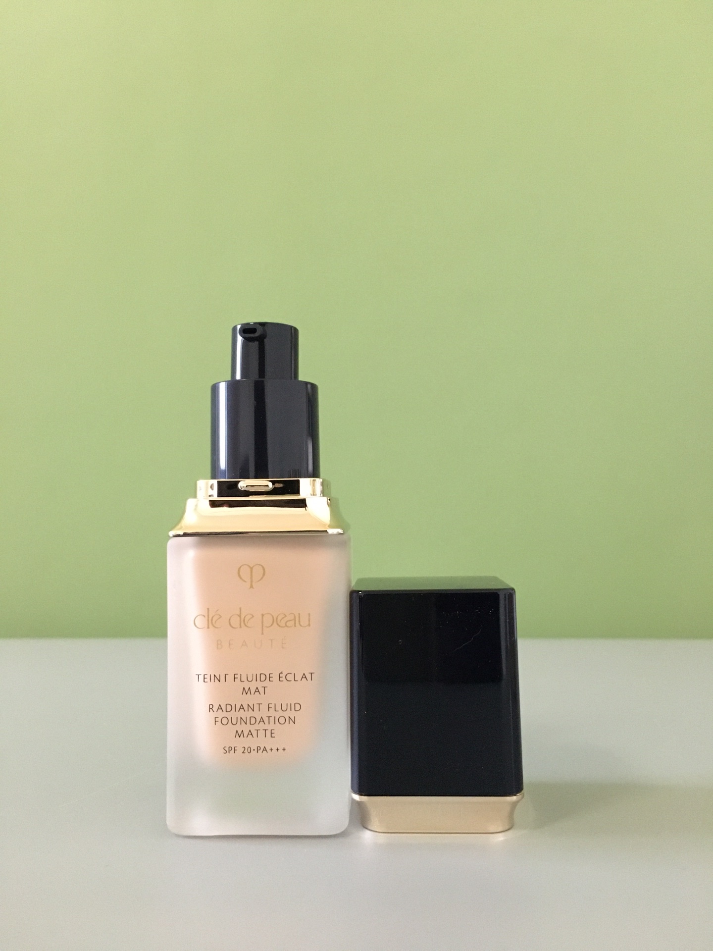 Clé de Peau Beauté Radiant Fluid Foundation Matte SPF20 - Long-Lasting Finish 5 i1614313132 5988 3