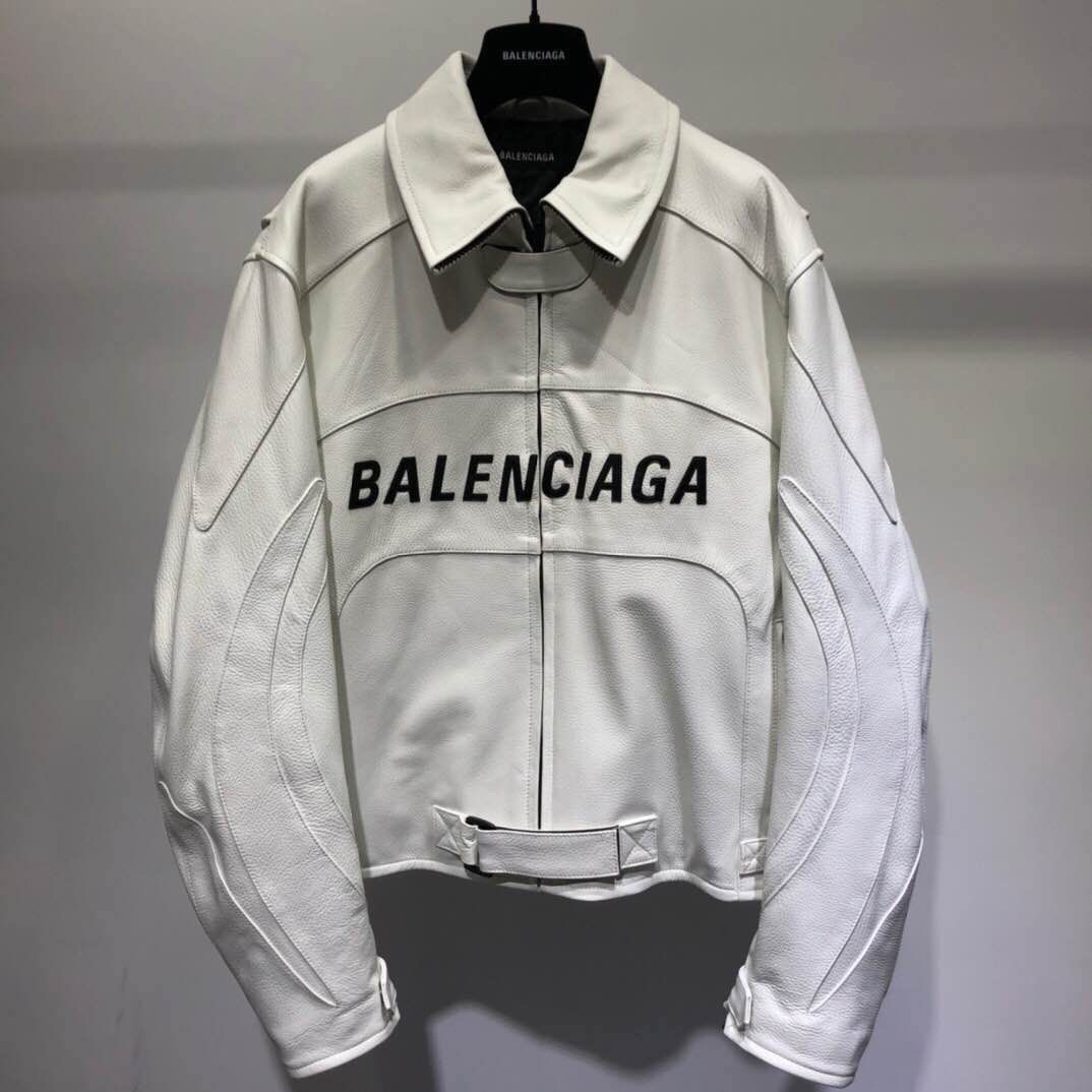 NO:871729,Original imported cowhide, customer photo!  Full of texture. Customized imported cowhide, very high-end, long-term availability. White cowhide version is available, same size, Balenciaga-clothing, balenciaga, cowhide,19860909原版进口牛皮,客照！满满的质感.定制进口牛皮,非常高档,长期有货 白色牛皮版有,.尺寸一样,巴黎世家-服装,balenciaga,cowhide,,Women's clothing