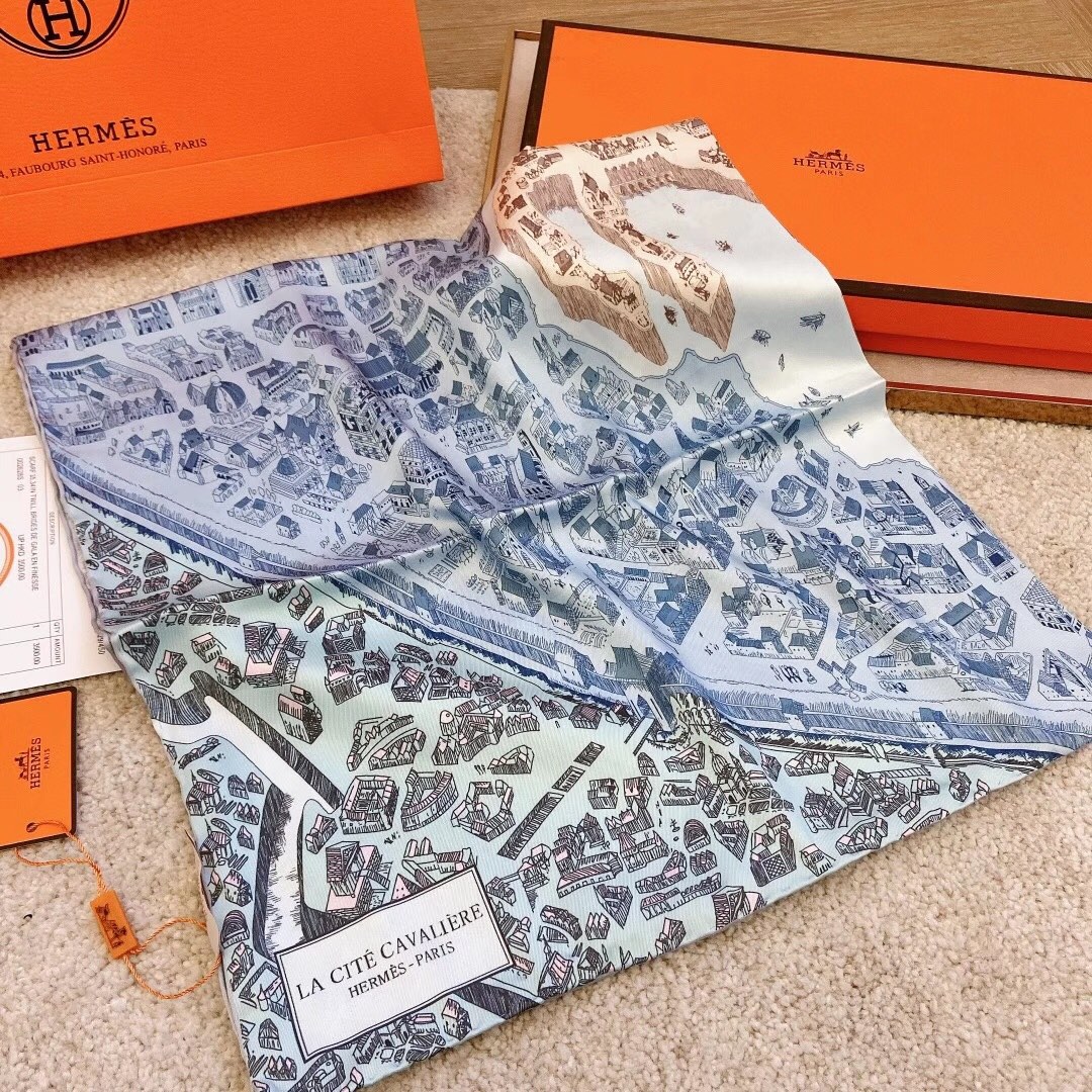 Hermès Bag Collection crafted with premium materials and signature 7