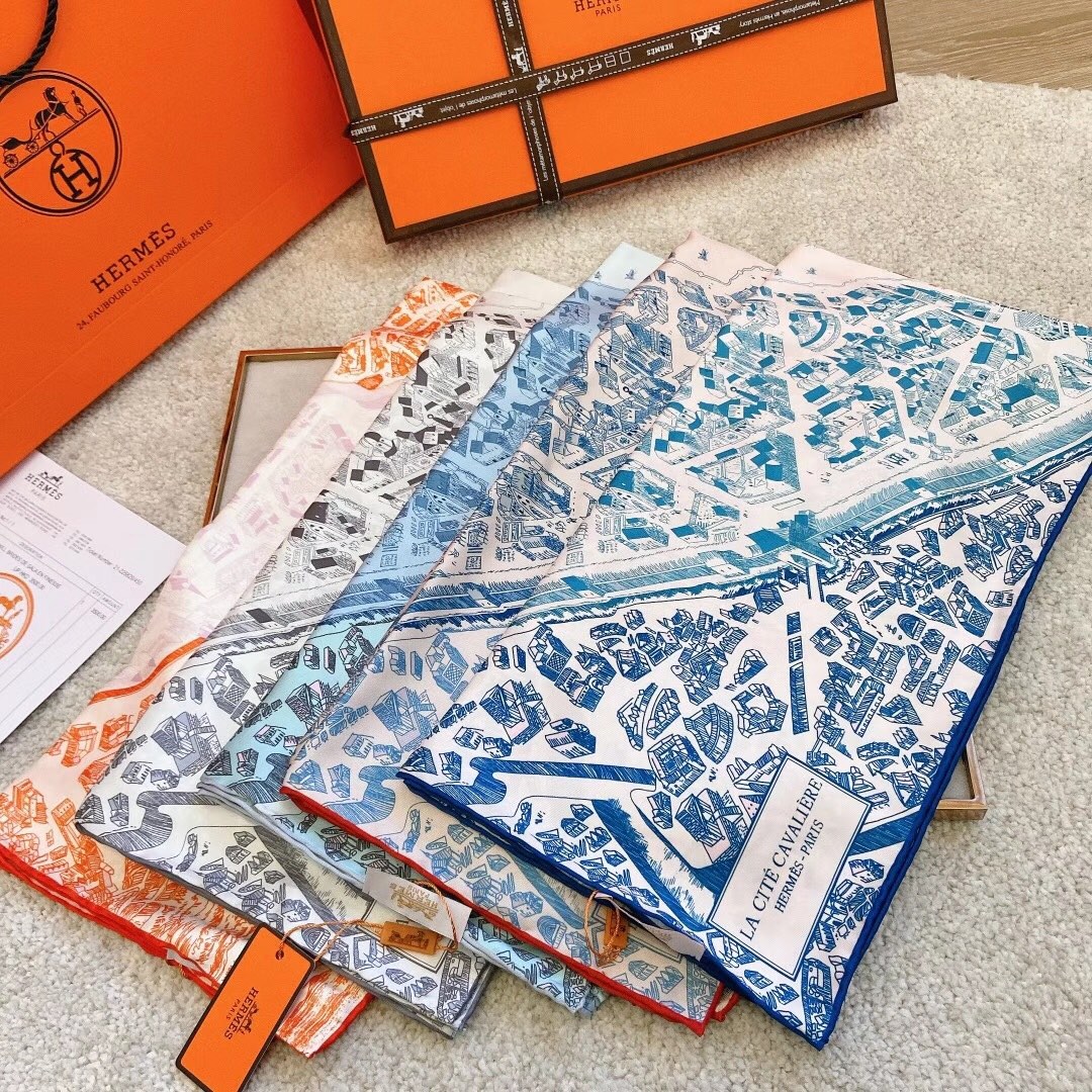Hermès Bag Collection crafted with premium materials and signature 5