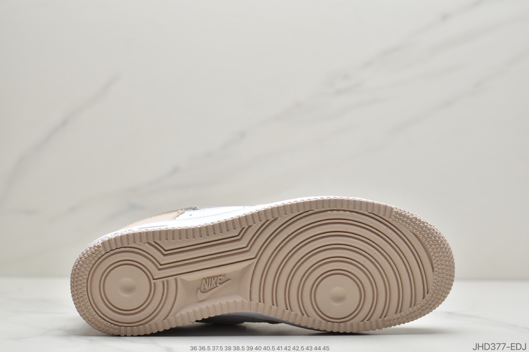 200 耐克 Air Force 1 Premium 空军一典号经板鞋 CV3039-101