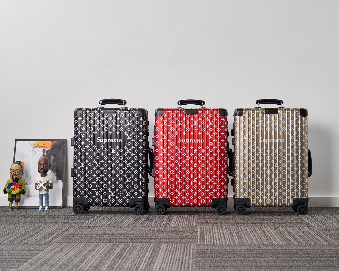Modelo de aluminio de edición conjunta Lv & rimowa, presentado en el desfile de primavera-verano de Lv en París, incorp…