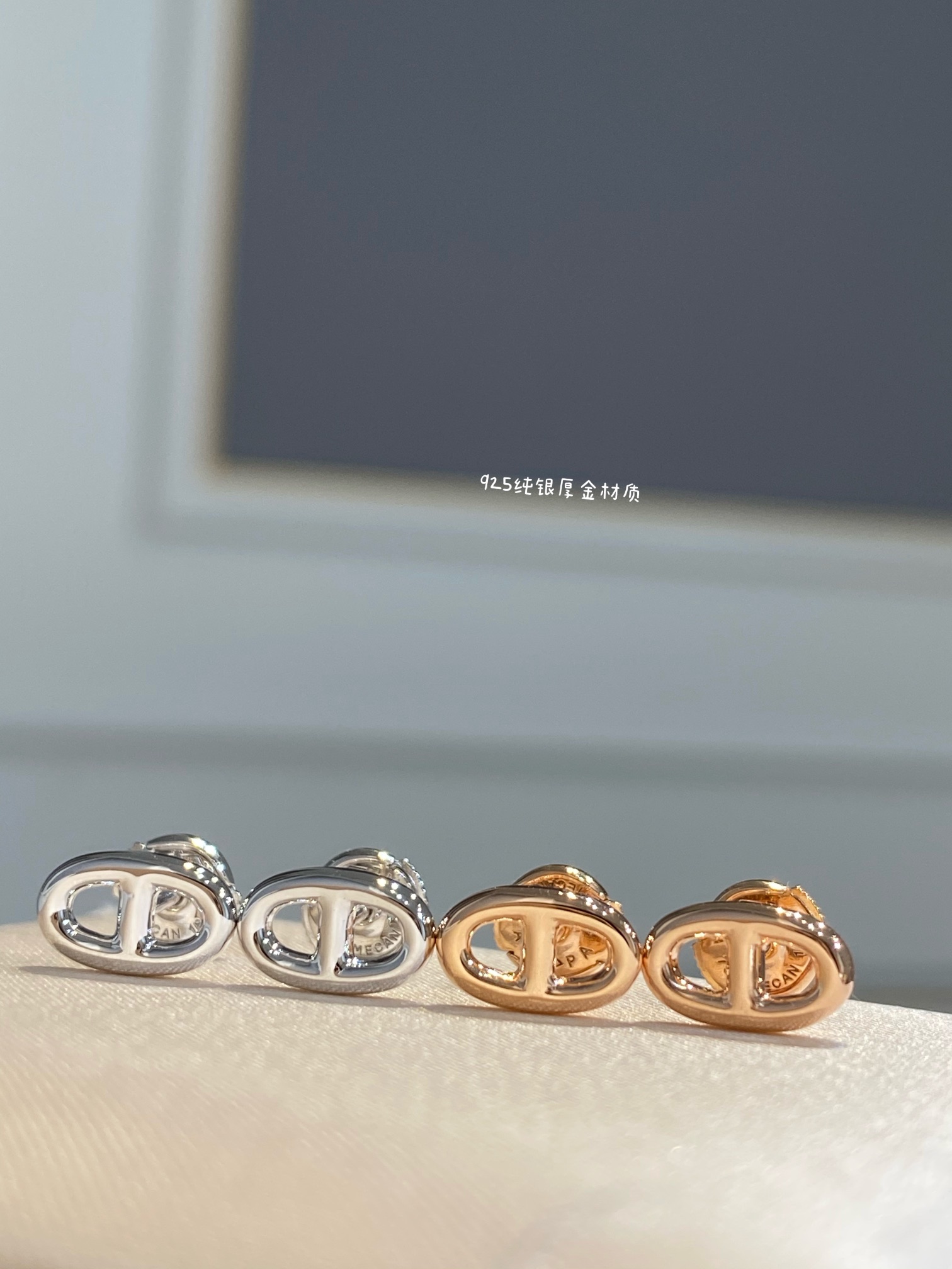 NO:360624,Mini pig nose earrings Hermes high-end jewelry chain dancre earrings Mini styling can be integrated into all matching methods, Hermes earrings, hermes, earrings19860909mini猪鼻耳钉 爱马仕高级珠宝chaine dancre耳环 迷你的造型可以融入所有搭配方式,爱马仕耳钉,hermes,earrings,Jewelry