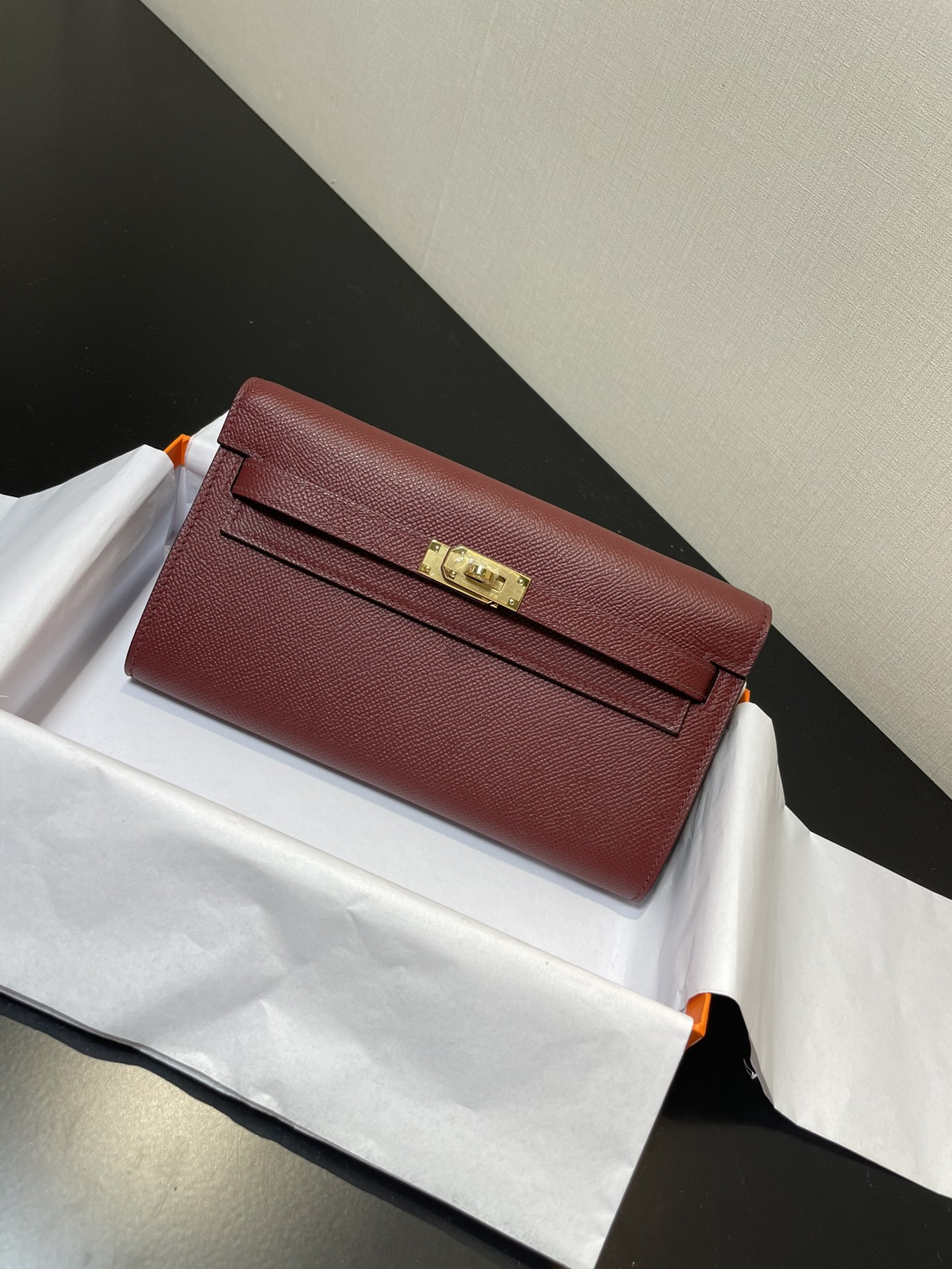 Hermès Kelly woc's best-selling model, everyone must pay for it, practical, multi-purpose, detailed picture, color burgundy, leather epsom [ready