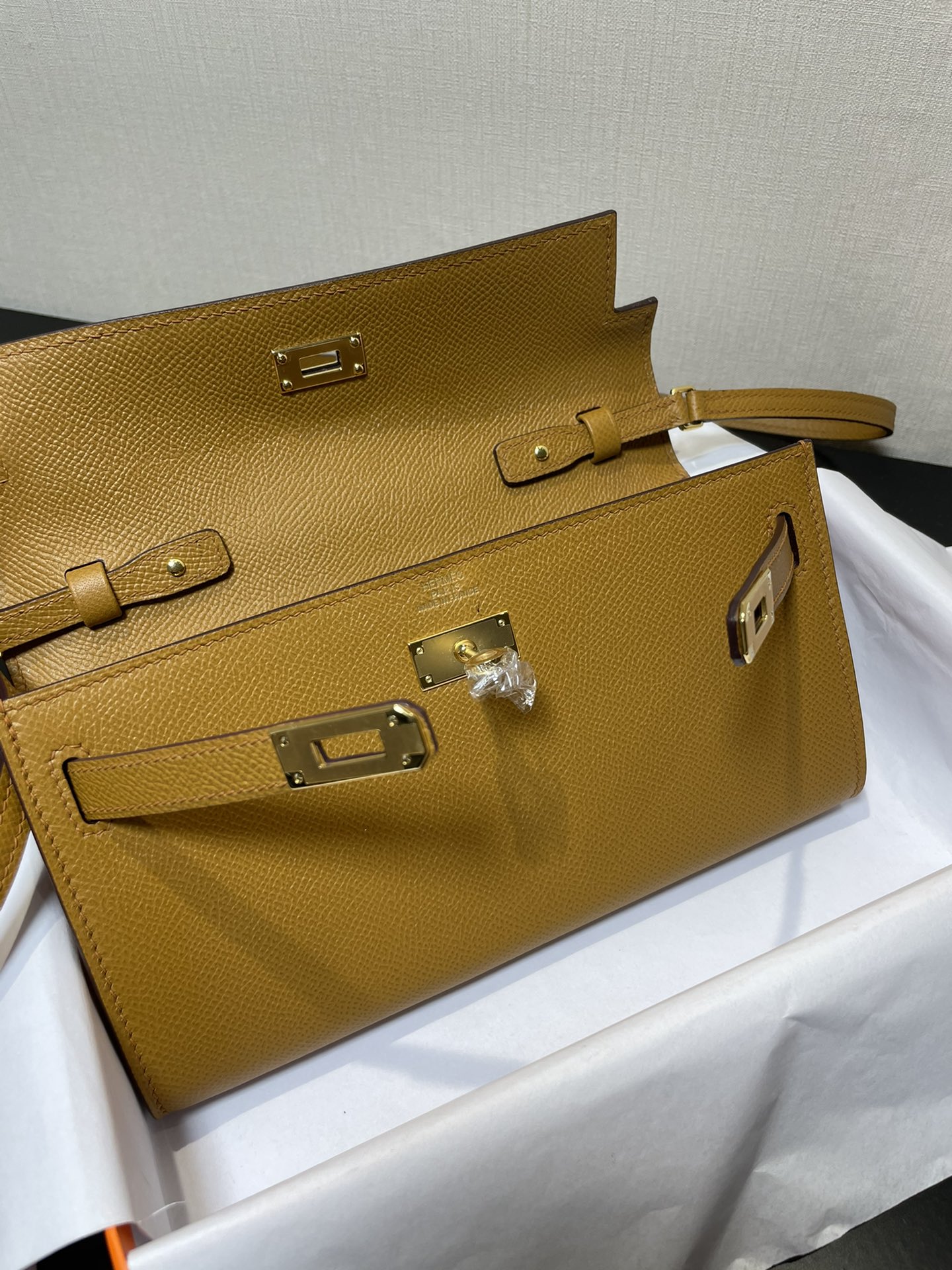 Hermès Kelly woc's best-selling model, everyone must pay for it, practical, multi-purpose, detailed picture, color sesame, leather epsom [ready s