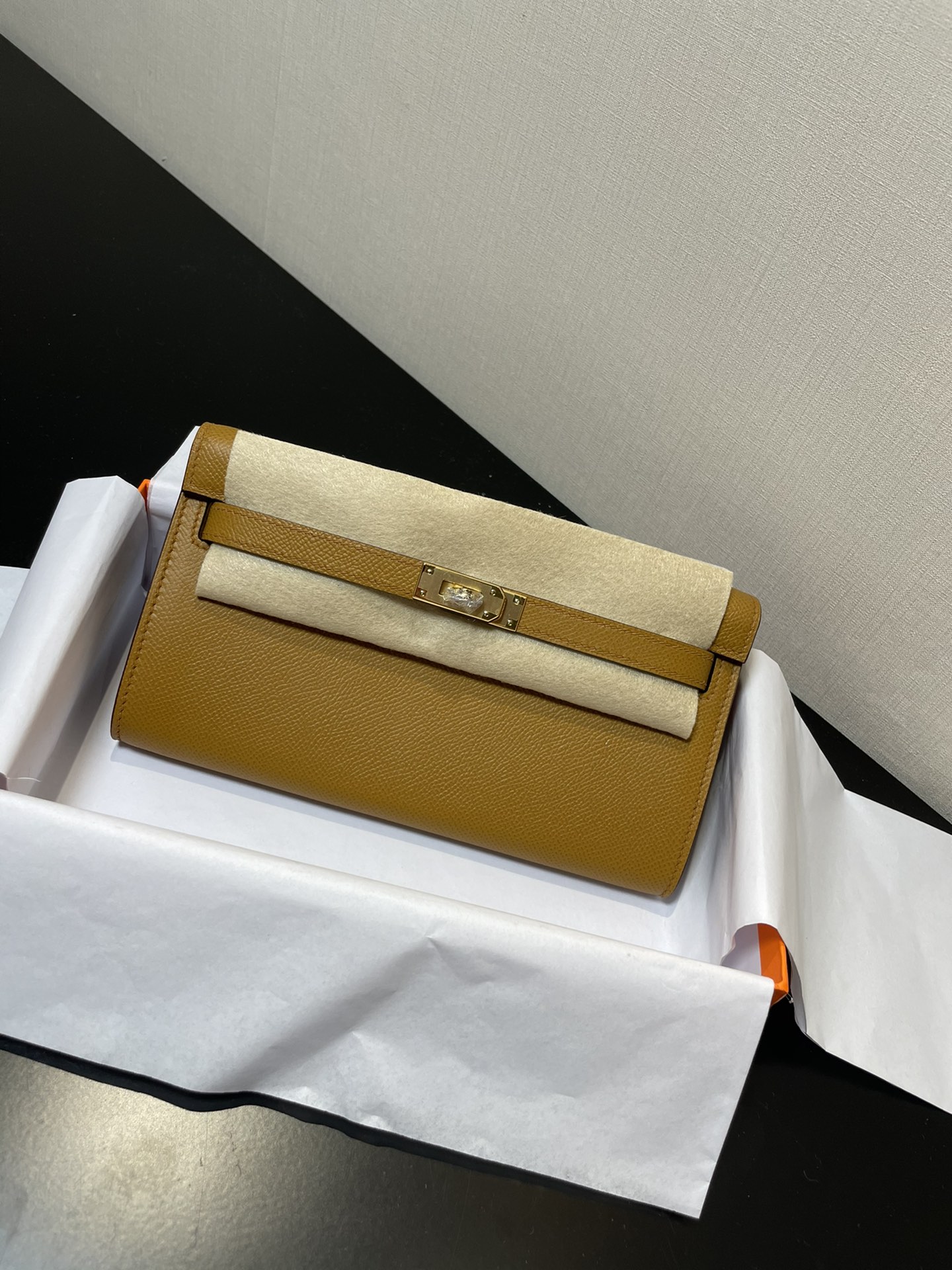 Hermès Kelly woc's best-selling model, everyone must pay for it, practical, multi-purpose, detailed picture, color sesame, leather epsom [ready s