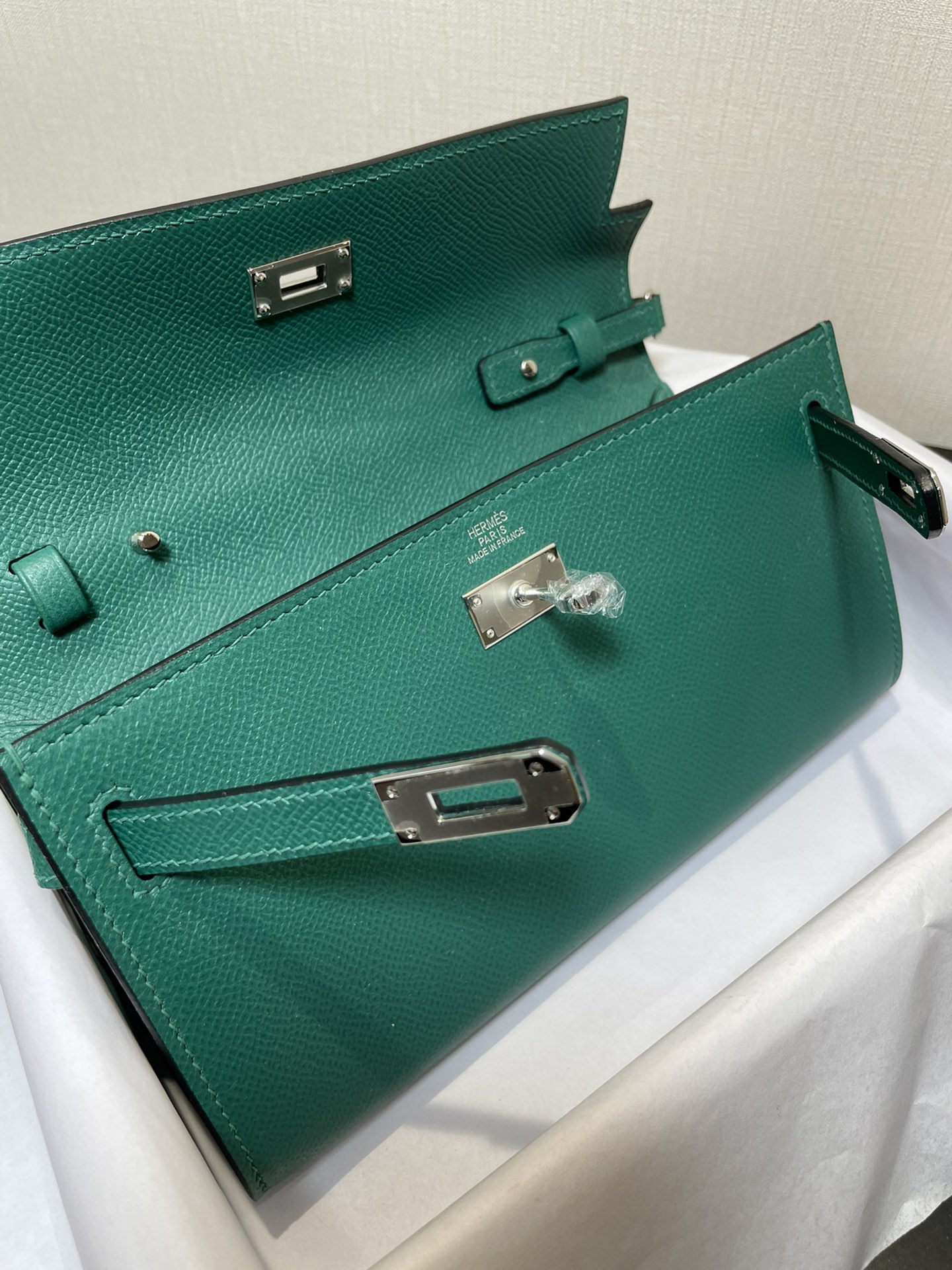 Hermès Kelly woc hot-selling model, everyone must pay for it, practical, multi-purpose, detailed picture, color dark green, leather epsom [ready