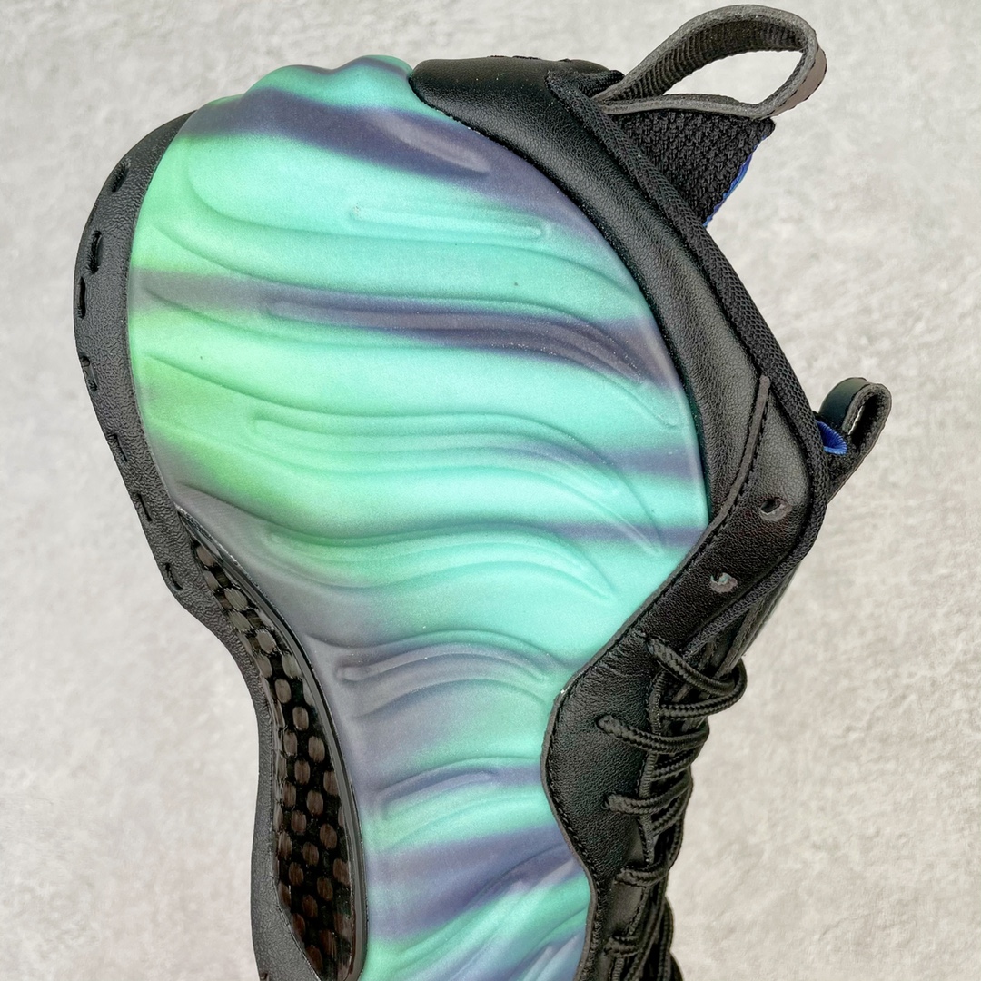 图片[6]-💰440 NK Air Foamposite One 极光喷 莞产原底面 公司渠道同模具 鞋型发泡360度无死角 双层Zoom气垫植入 中底完美注胶 搭载原厂碳纤维材质 诞生于1997年的NK Air Foamposite系列可以说是整个球鞋历史上最为经典的系列之一 也就是我们常说的“喷”和“泡” 其中“喷”由Foamposite One代言人Penny的英文音译而来 而“泡”则来源于另一款鞋型 Foamposite Pro中\”pro\”的音译 在诞生初期 由于高昂的造价以及超前的外形 Foamposite系列的反对者不在少数 甚至有人认为这款鞋会毁掉整个球鞋行业 但事实证明这双灵感来自于甲虫 自带“黑科技”鞋面以及双层Zoom+大块碳板的太空球鞋不仅受到了大众的接受与追捧 并且成功的影响了篮球鞋的发展 SIZE：38.5 39 40 40.5 41 42 42.5 43 44 44.5 45 46 编码：by5936010-运动鞋