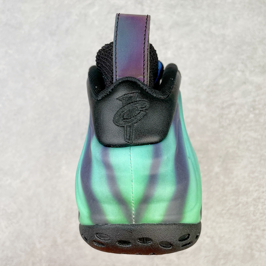 图片[8]-💰440 NK Air Foamposite One 极光喷 莞产原底面 公司渠道同模具 鞋型发泡360度无死角 双层Zoom气垫植入 中底完美注胶 搭载原厂碳纤维材质 诞生于1997年的NK Air Foamposite系列可以说是整个球鞋历史上最为经典的系列之一 也就是我们常说的“喷”和“泡” 其中“喷”由Foamposite One代言人Penny的英文音译而来 而“泡”则来源于另一款鞋型 Foamposite Pro中\”pro\”的音译 在诞生初期 由于高昂的造价以及超前的外形 Foamposite系列的反对者不在少数 甚至有人认为这款鞋会毁掉整个球鞋行业 但事实证明这双灵感来自于甲虫 自带“黑科技”鞋面以及双层Zoom+大块碳板的太空球鞋不仅受到了大众的接受与追捧 并且成功的影响了篮球鞋的发展 SIZE：38.5 39 40 40.5 41 42 42.5 43 44 44.5 45 46 编码：by5936010-运动鞋