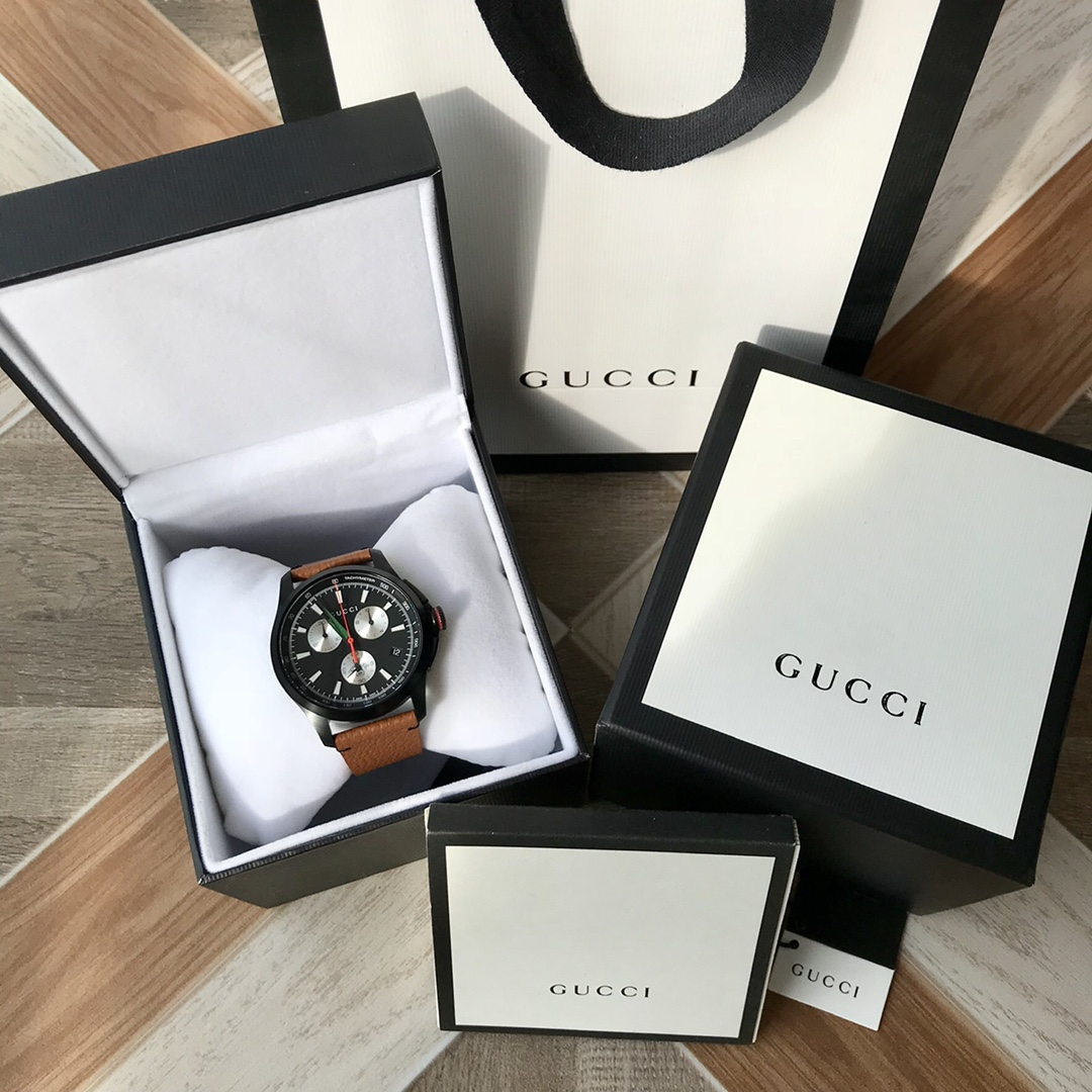 Часы Gucci