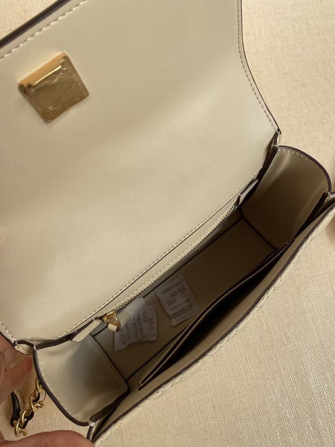 Tory Burch ~FLEMING 75576小号羊皮斜挎包