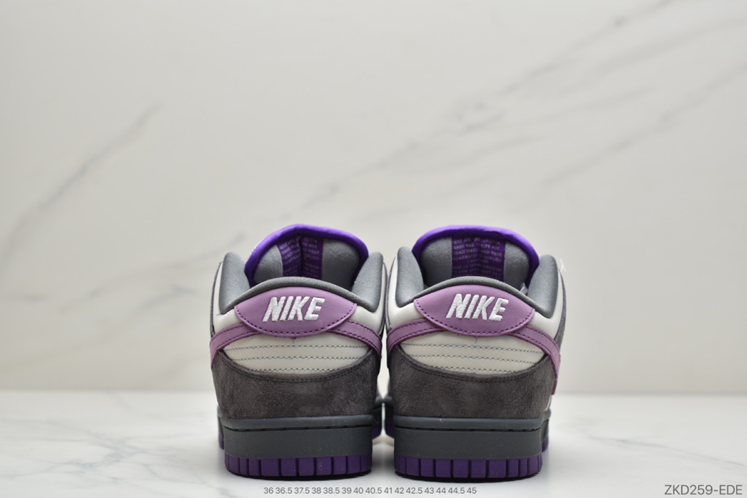 270  耐克NIKE Dunk Low Pro SB ”Purple Pigeon” 紫鸽子休闲运动滑板鞋 鞋面采用了鸽灰色麂皮搭配紫色swoosh以及大底，鞋垫还印有如同”Ash / Aqua Chalk”一样的James Arizumi特质方格图案全身麂皮质感  货号 304292-051 Size 36 36.5 37.5 38 38.5 39 40 40.5 41 42 42.5 43 44 44.5 45 ID：ZKD259-EDE