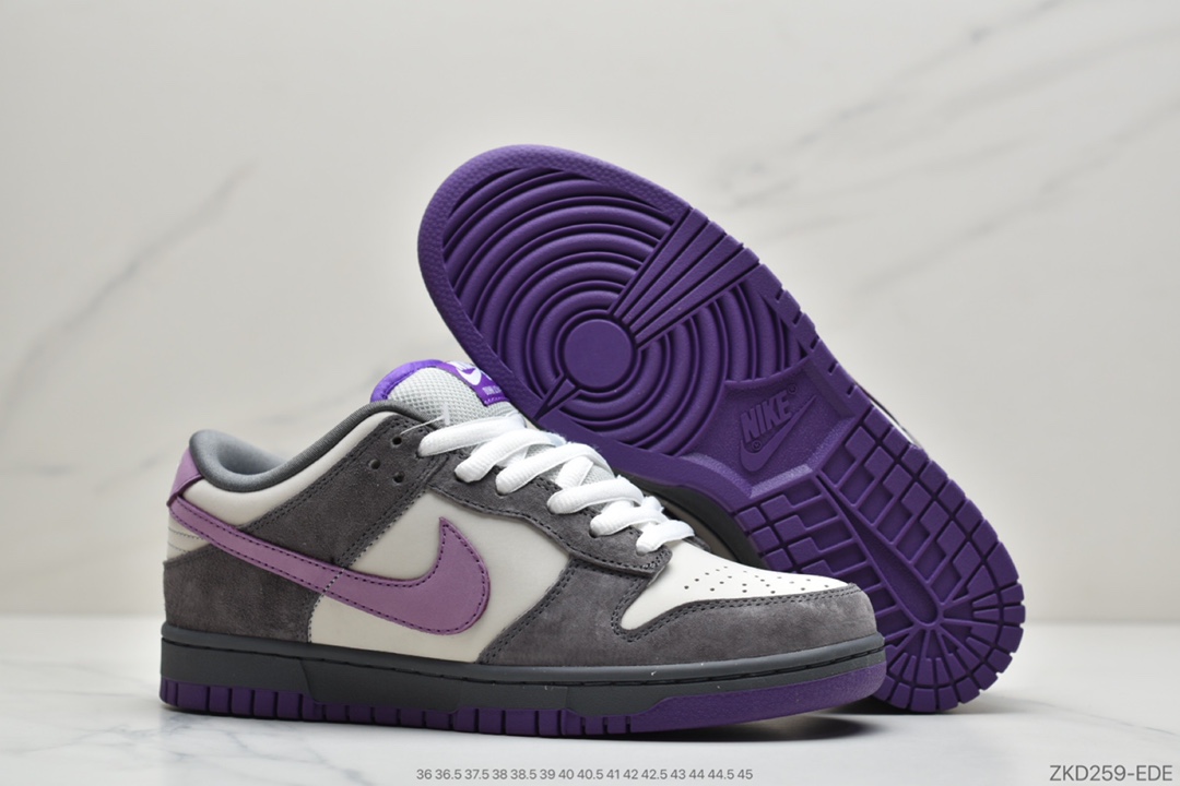 270  耐克NIKE Dunk Low Pro SB ”Purple Pigeon” 紫鸽子休闲运动滑板鞋 鞋面采用了鸽灰色麂皮搭配紫色swoosh以及大底，鞋垫还印有如同”Ash / Aqua Chalk”一样的James Arizumi特质方格图案全身麂皮质感  货号 304292-051 Size 36 36.5 37.5 38 38.5 39 40 40.5 41 42 42.5 43 44 44.5 45 ID：ZKD259-EDE
