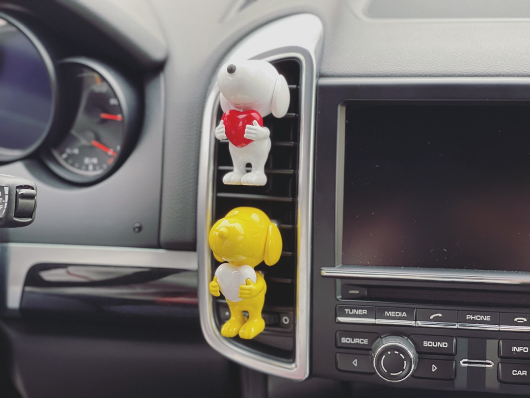 Snoopy In-Car Fragrance Diffuser Ornament - Comprehensive 3