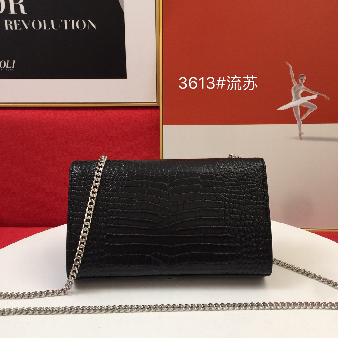 280 圣罗兰 标志正面翻盖包，配有马衔索式链条肩带、经典没流苏款，牛皮革，磁石按扣封口，内侧隔层袋，尺寸24×14.5×5.5cm，s03613，