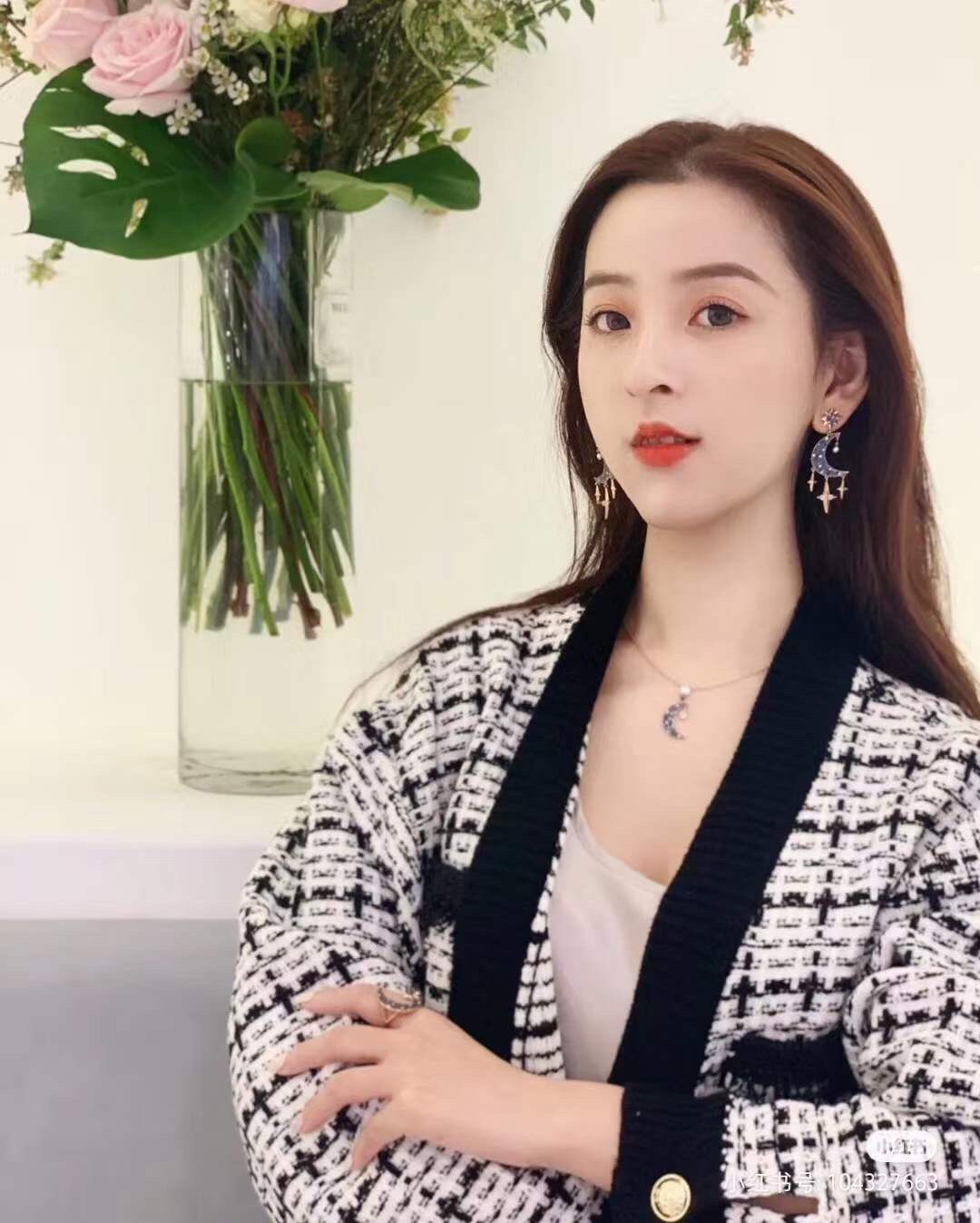 swarovski 新款星月珍珠流苏耳环最高版、高清实拍：以神秘夜空为灵感的巧妙搭配。月亮和星星象征希望