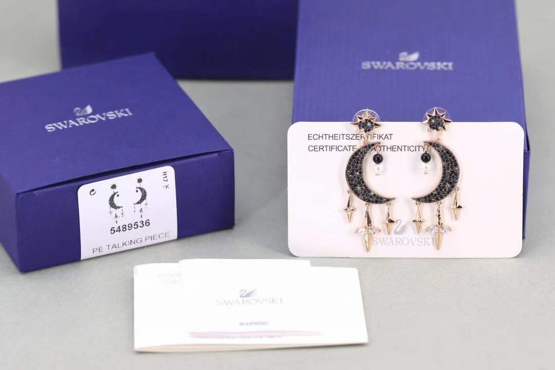 swarovski 新款星月珍珠流苏耳环最高版、高清实拍：以神秘夜空为灵感的巧妙搭配。月亮和星星象征希望