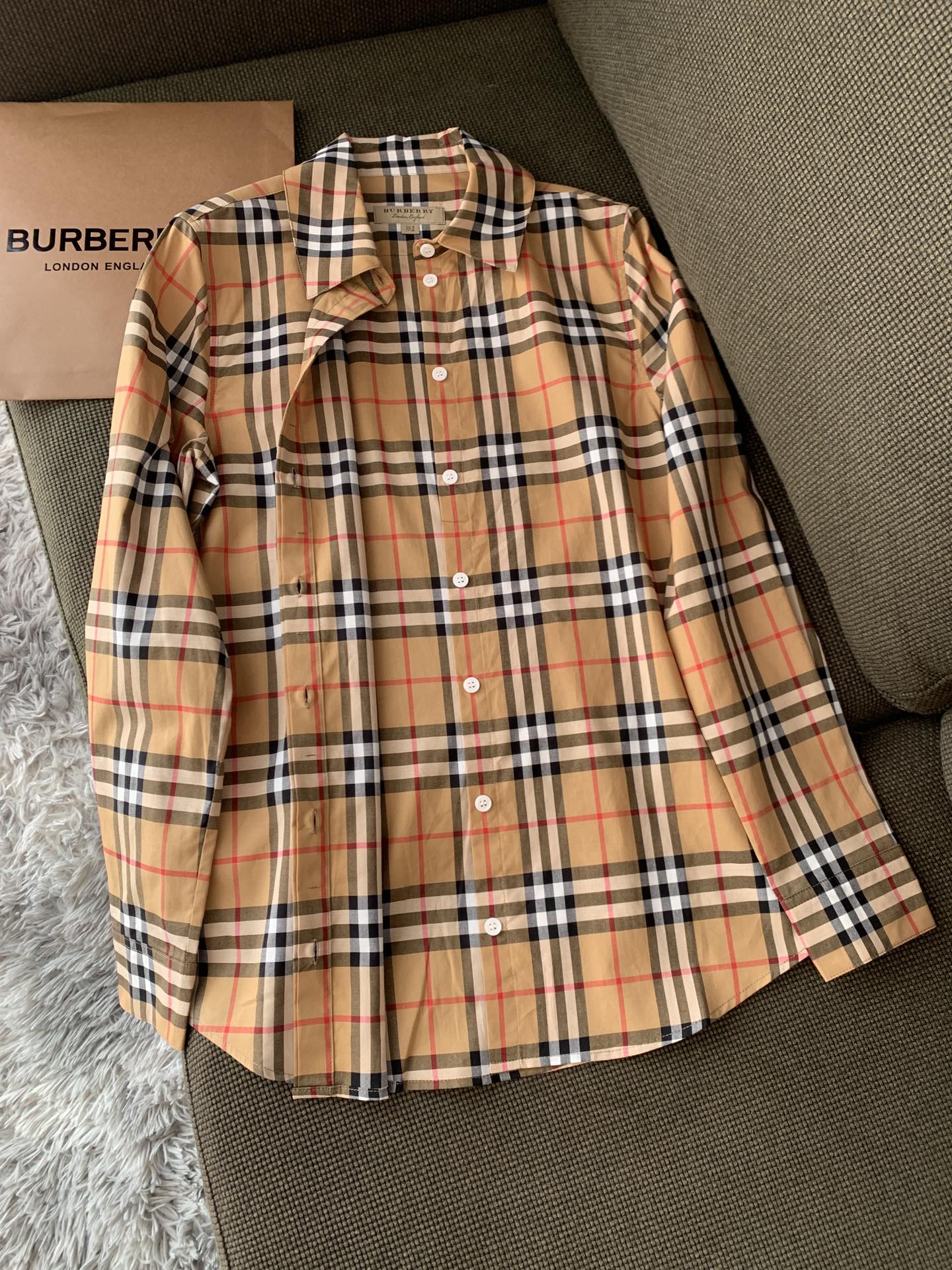 黄格衬衣#。️#原单品质·进出专柜无压力#Burberry/博柏利经典净版基础款（没有彩虹🌈）格子衬衣。