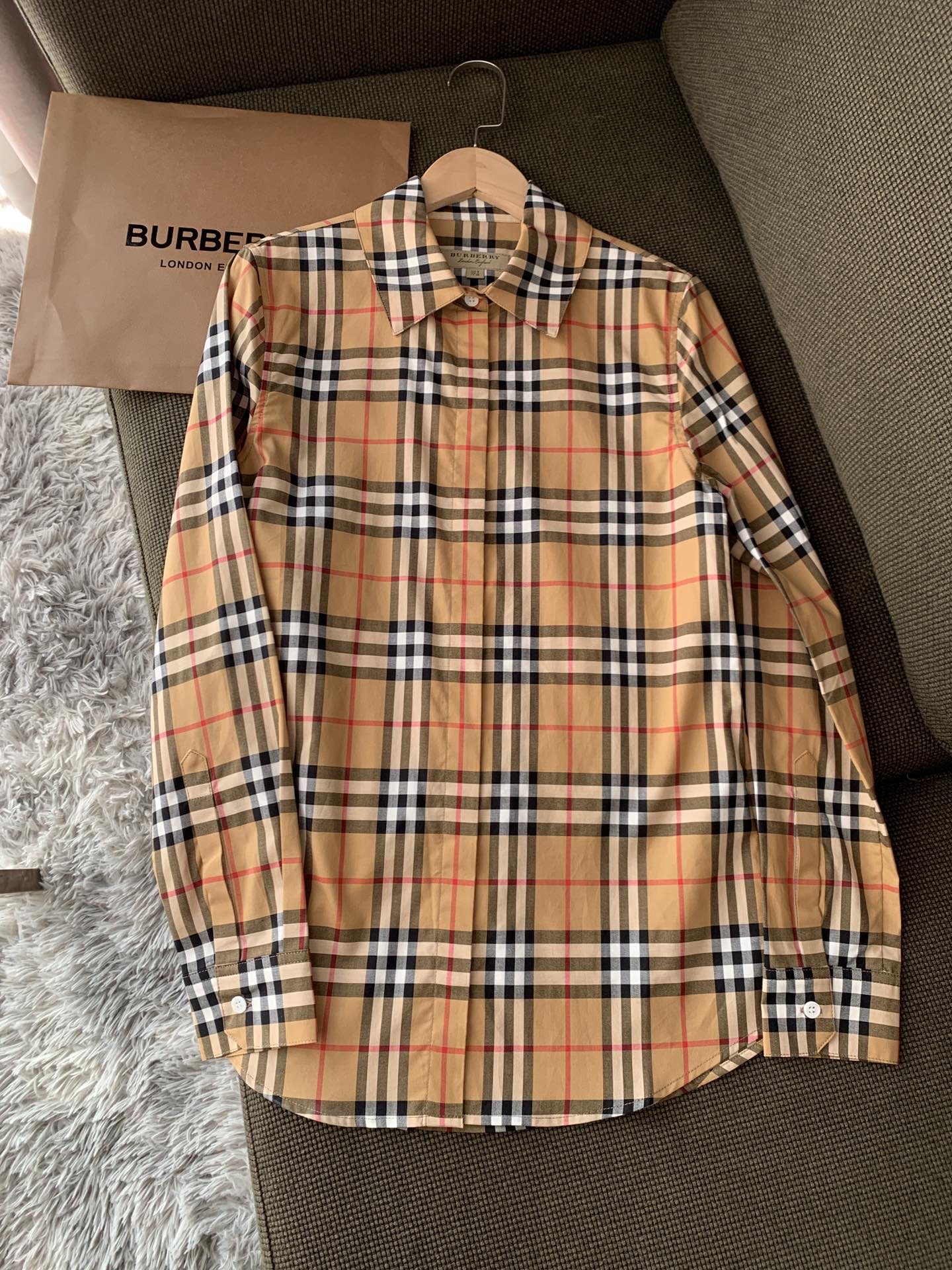 黄格衬衣#。️#原单品质·进出专柜无压力#Burberry/博柏利经典净版基础款（没有彩虹🌈）格子衬衣。