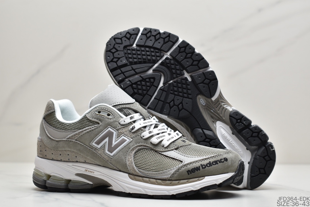 170 新百伦New Balance ML2002系列 鞋底真硅胶材质必备的时髦单品之一