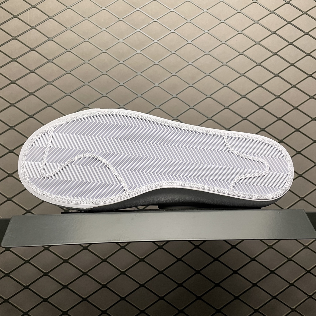 220 Nike Blazer Mid’77 Infinite 开拓者高帮休闲运动板鞋 DC1746-101