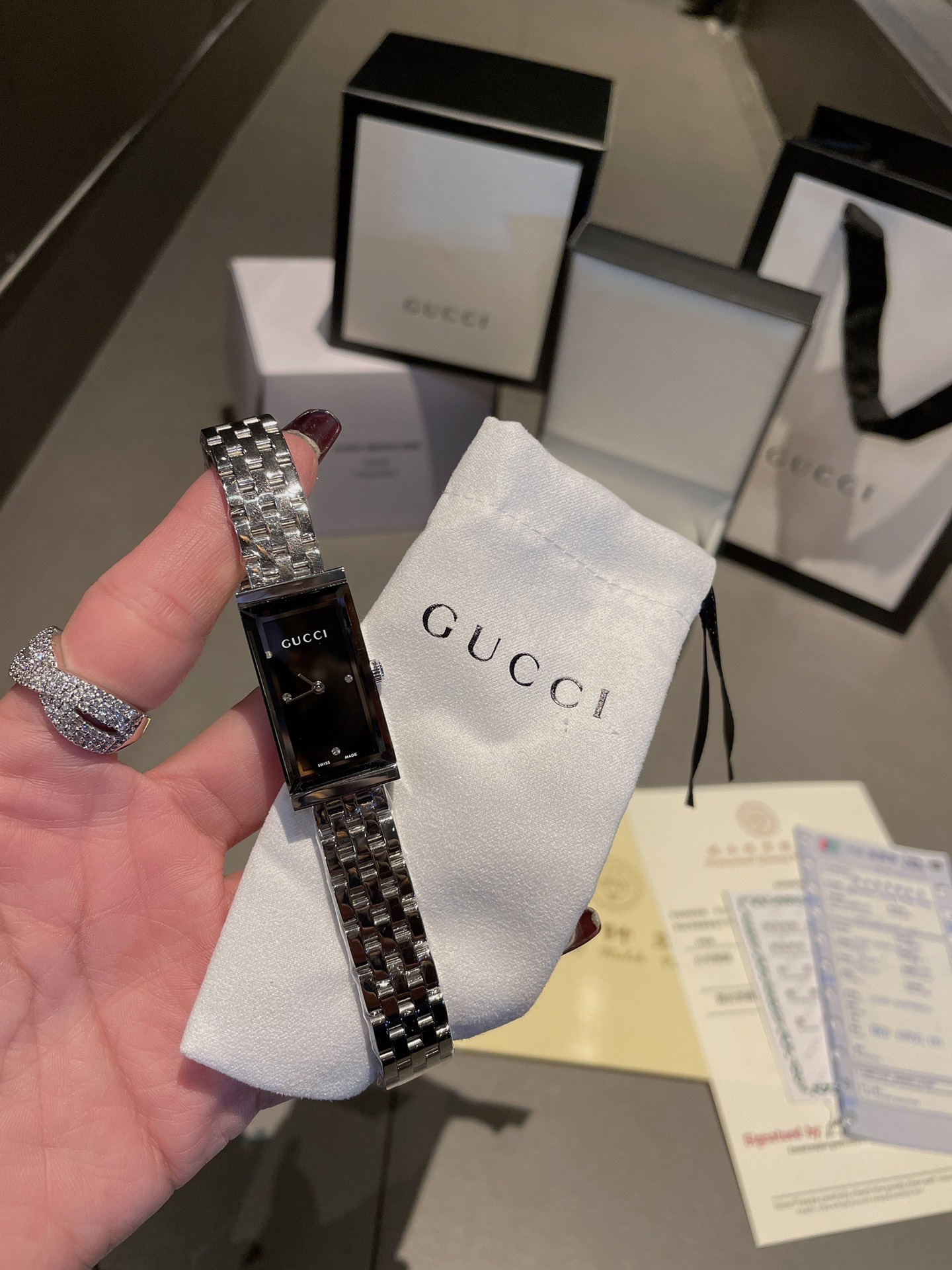 Gucci G-Frame silver case and bracelet, black dial 14mm Women's Quartz