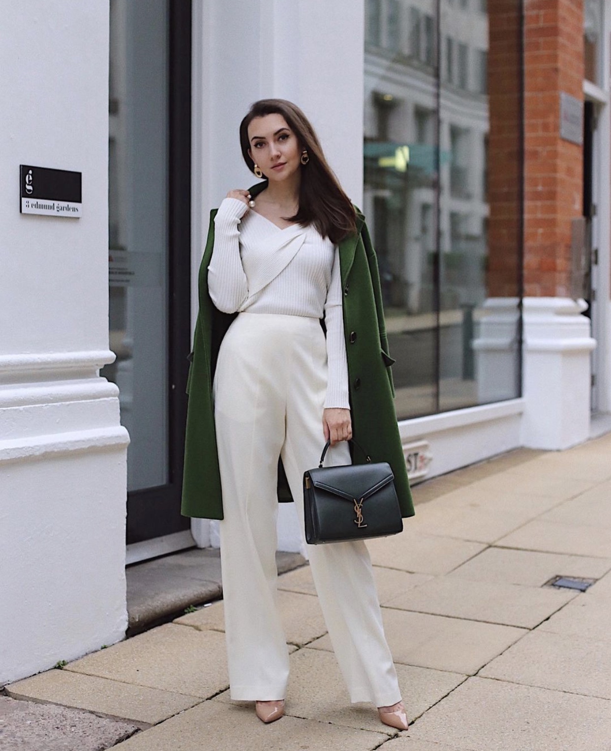 Saint Laurent Ysl CASSANDRA鱼子酱纹手拎包 578000黑色