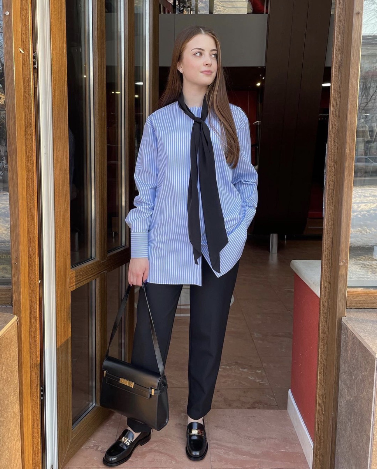 Ysl 𝑴𝒂𝒏𝒉𝒂𝒕𝒕𝒂𝒏 29CM曼哈顿法棍包 579271黑色牙签纹金扣