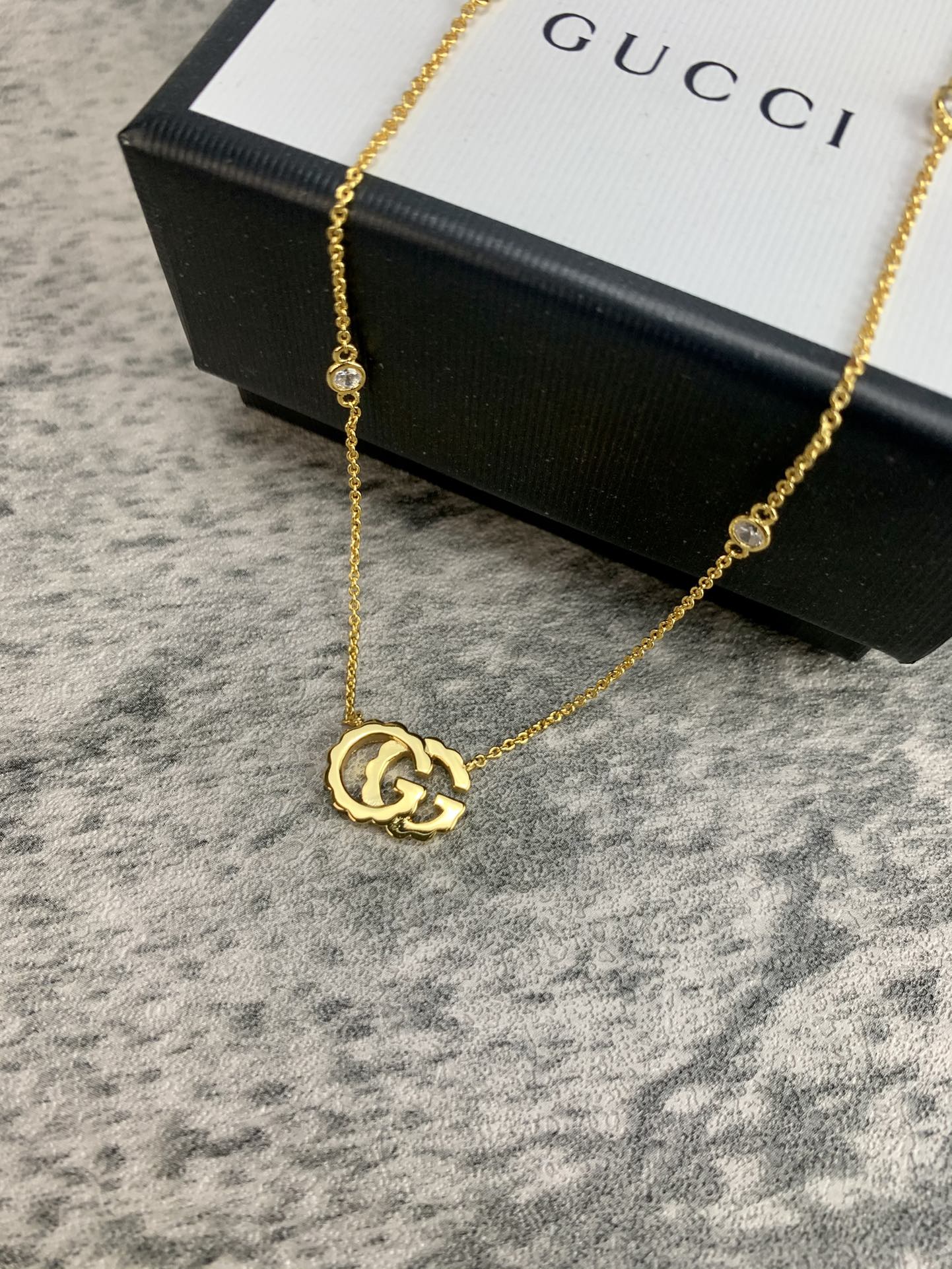 Gucci 双g 项链双g是gucci 的灵魂 超有气质 低调奢华有内涵 而且超级百搭 包哥哥 Vip奢站 Gucci 双g 项链双g是gucci 的灵魂 超有气质 低调奢华有内涵 而且超级百搭 包哥哥 Vip奢站