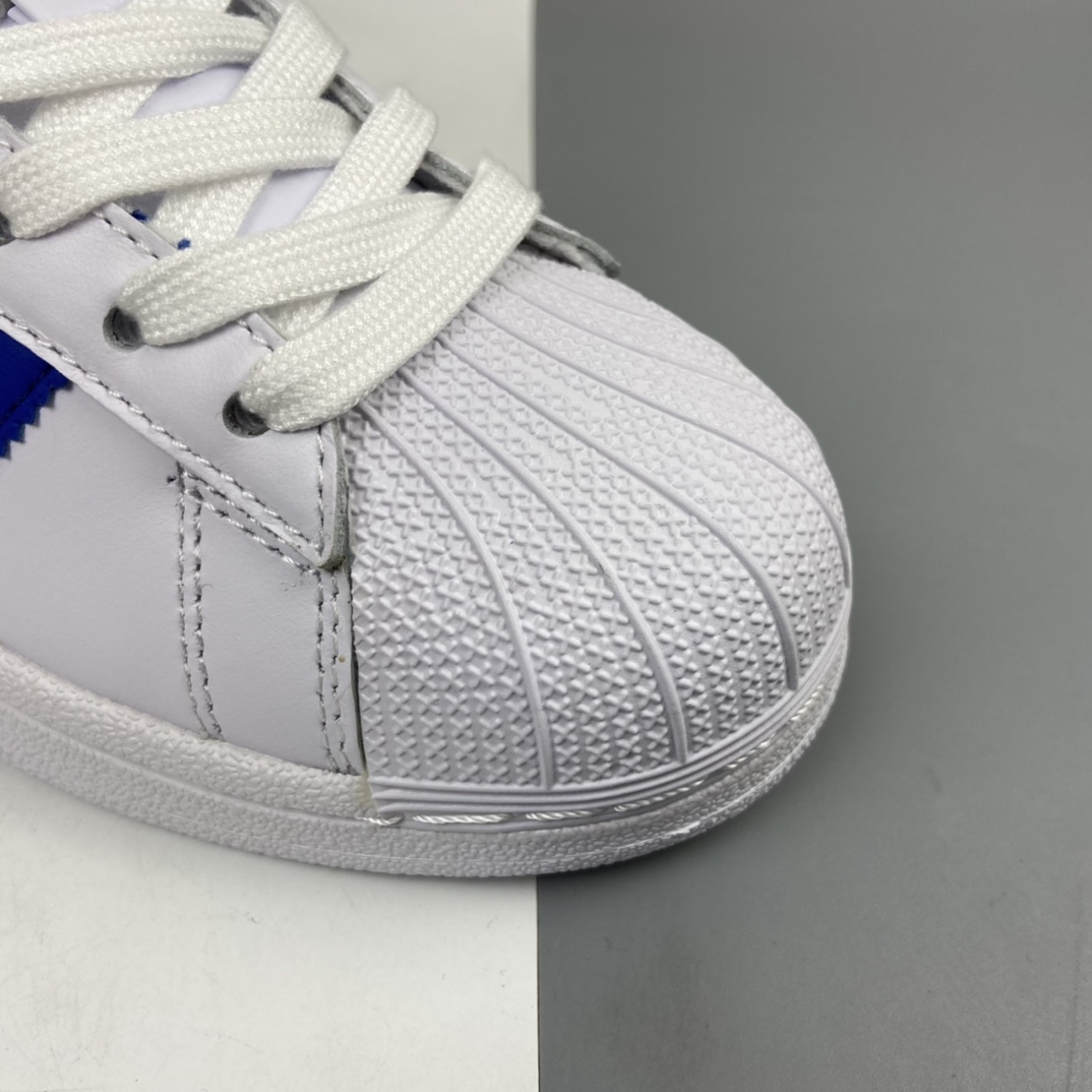 150 Adidas Superstar 贝壳头休闲运动休闲板鞋 BB2246