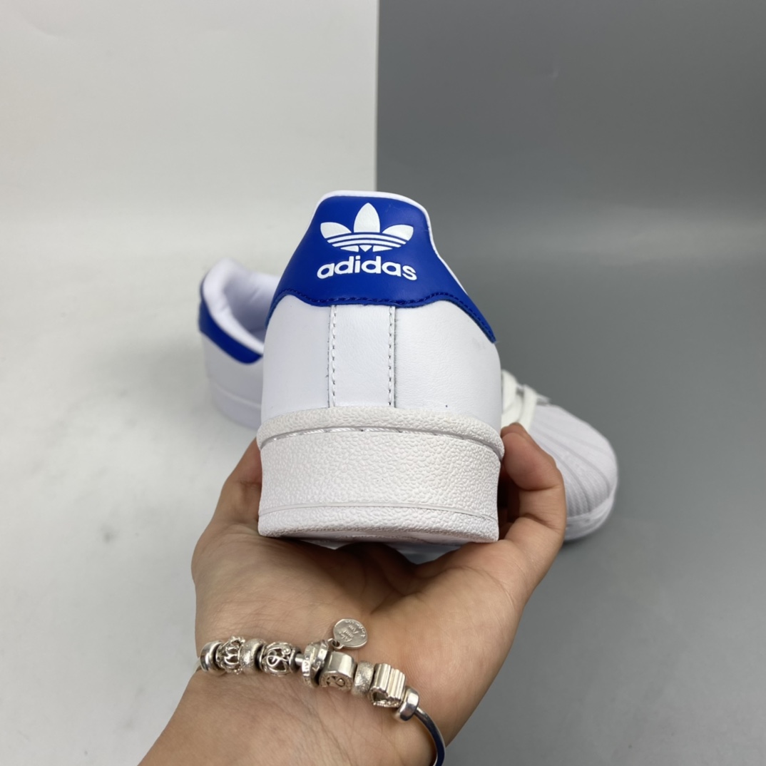 150 Adidas Superstar 贝壳头休闲运动休闲板鞋 BB2246