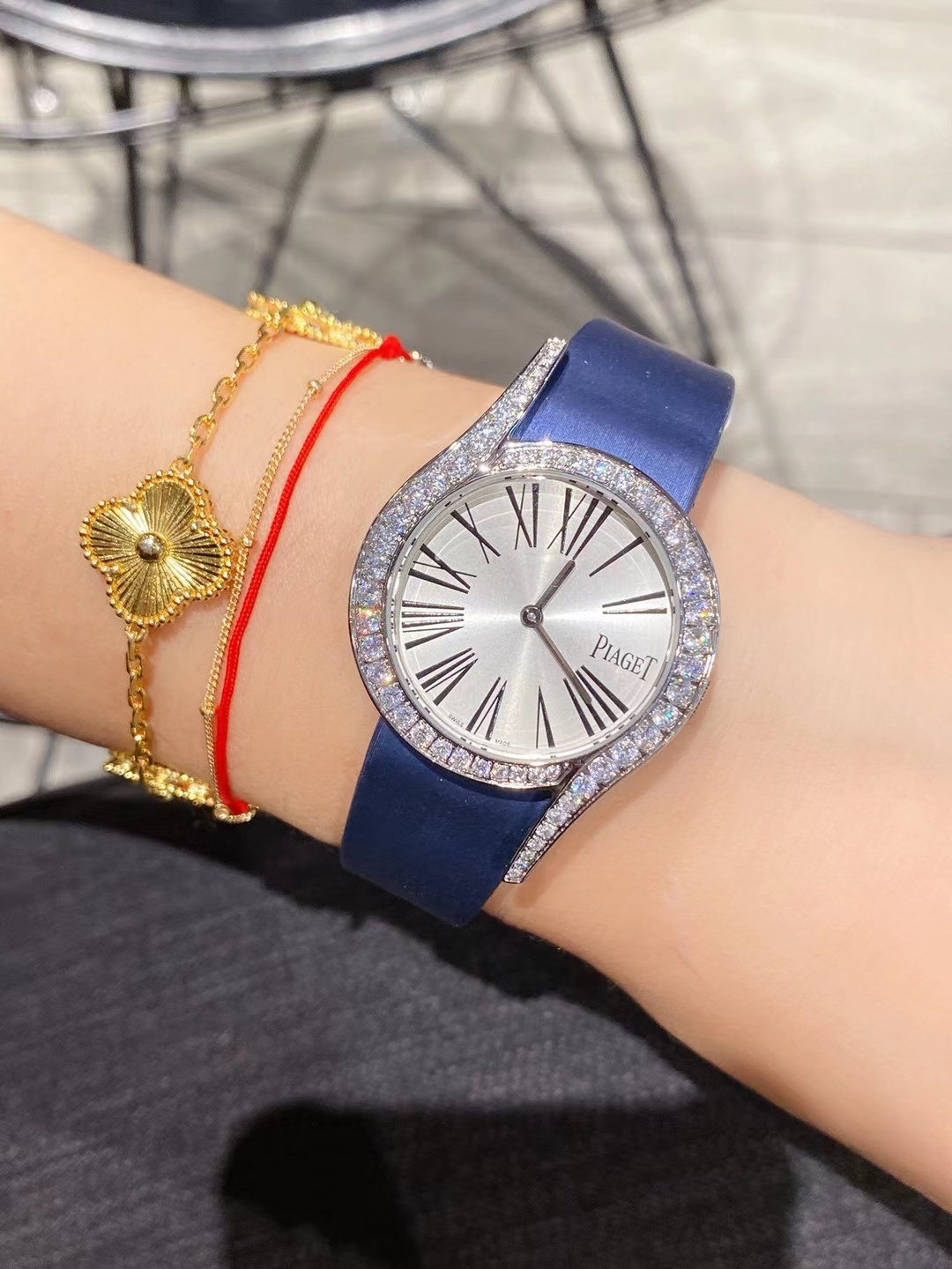 Piaget 伯爵69式镶钻女表 每颗钻都很大颗 很饱满 真正的珠宝镶 物美价廉 超越市场货 走颜值路线的伯爵女表