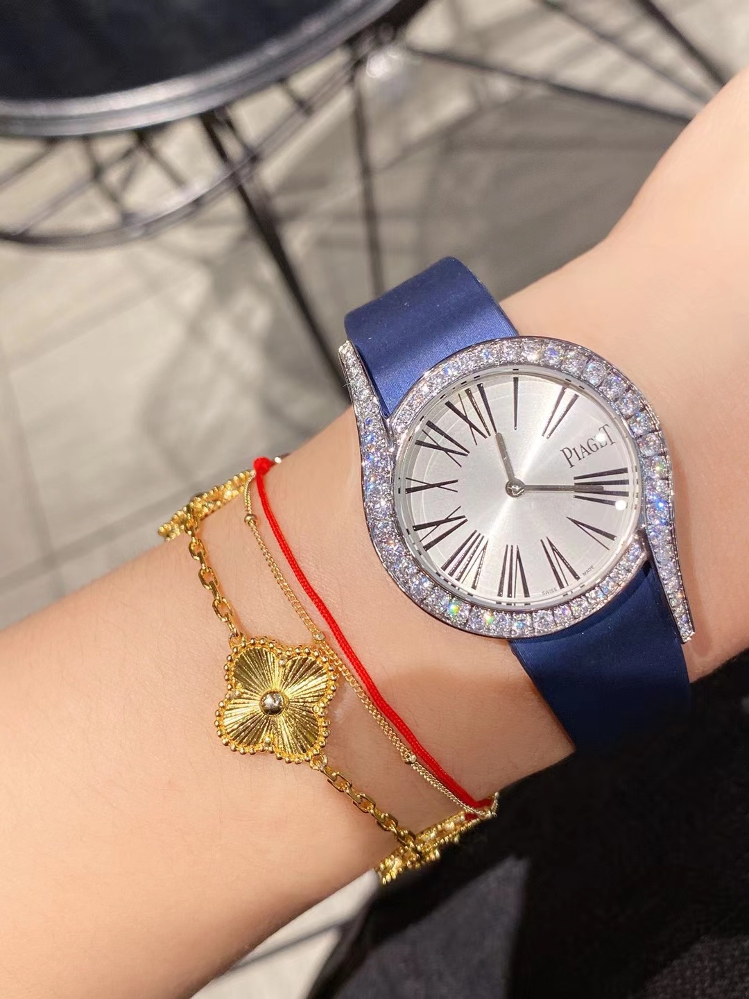 Piaget 伯爵69式镶钻女表 每颗钻都很大颗 很饱满 真正的珠宝镶 物美价廉 超越市场货 走颜值路线的伯爵女表