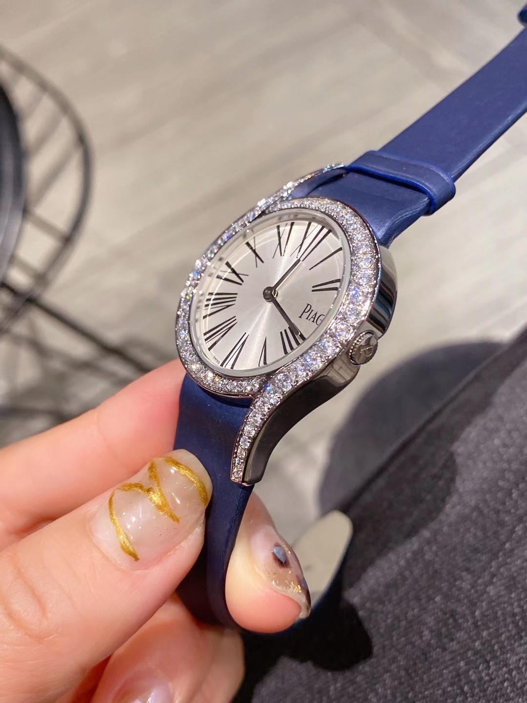 Piaget 伯爵69式镶钻女表 每颗钻都很大颗 很饱满 真正的珠宝镶 物美价廉 超越市场货 走颜值路线的伯爵女表