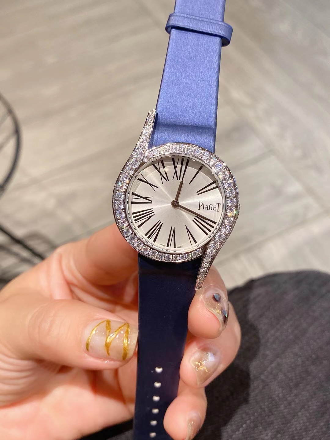 Piaget 伯爵69式镶钻女表 每颗钻都很大颗 很饱满 真正的珠宝镶 物美价廉 超越市场货 走颜值路线的伯爵女表