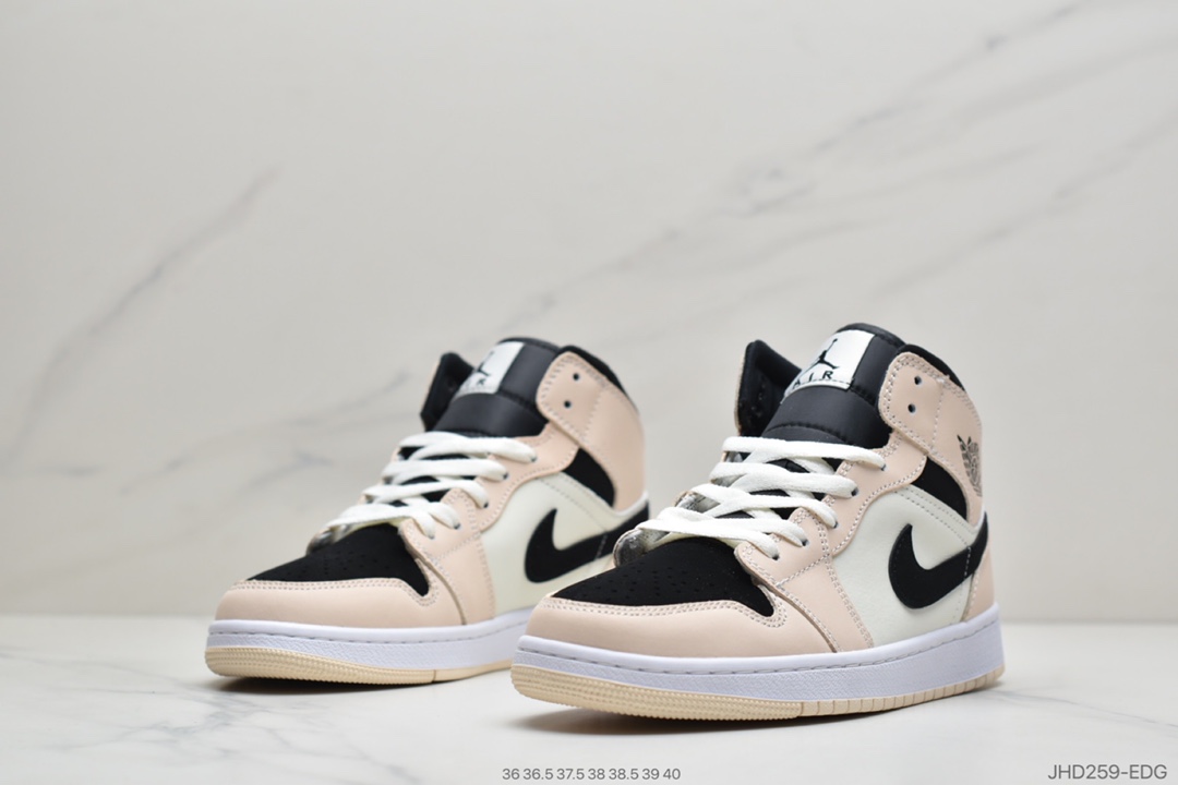 190  乔丹/Air Jordan 1 Mid AJ1 乔1 中帮搭百休运闲动板鞋BQ6472-800