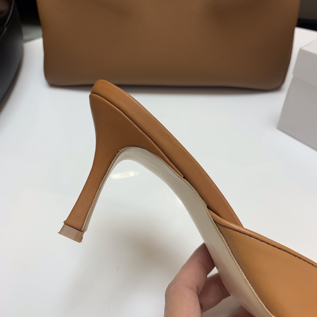Manolo Blahnik Summer Heeled Mules with Buckle Detail - Elegant and Chic 8 i1615011915 2287 7